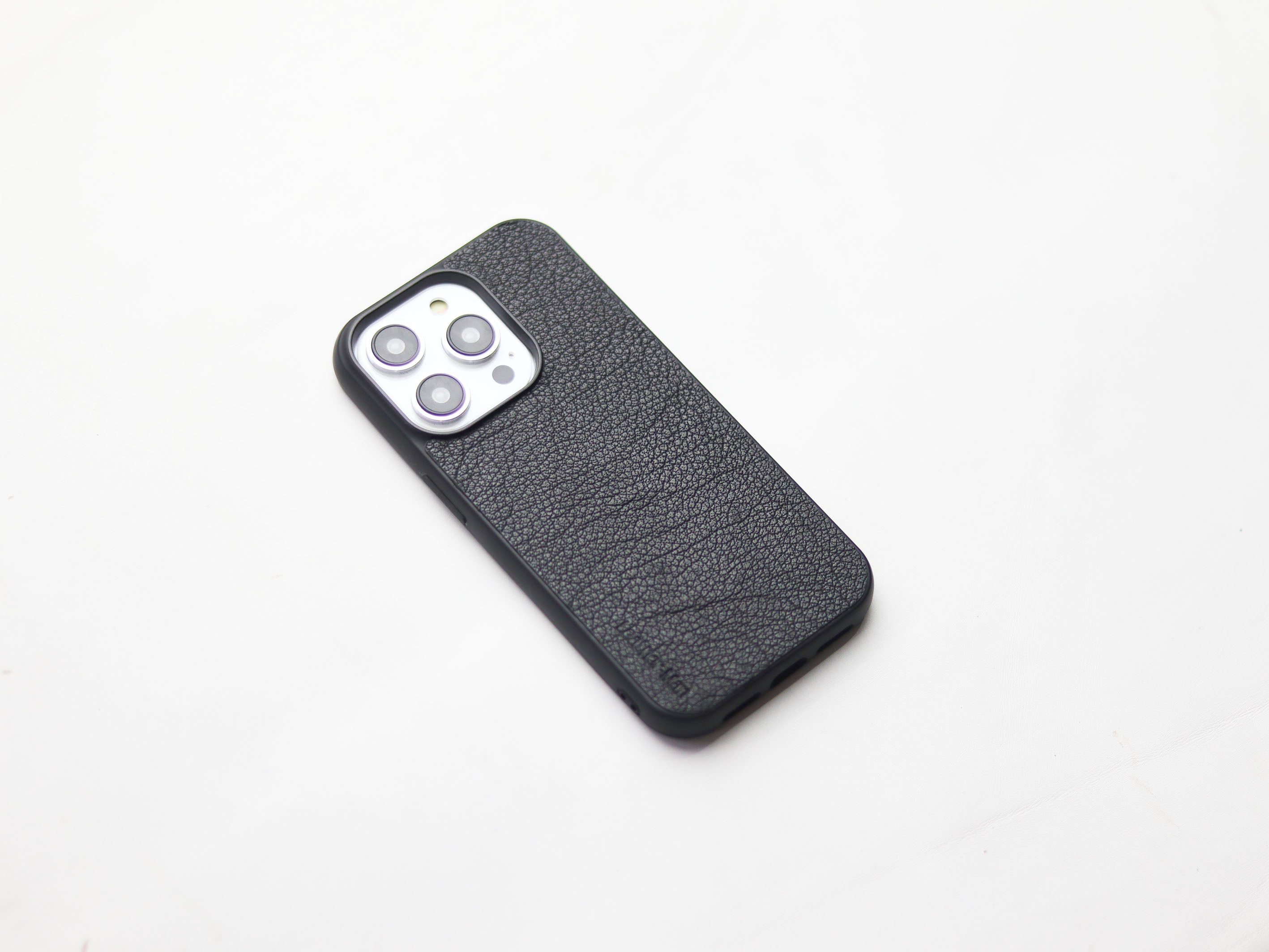 ITALIAN CHEVRE BLACK LEATHER - CLASSIC PHONE CASE