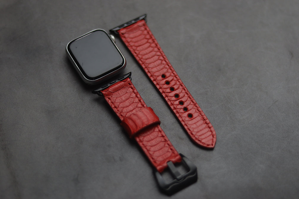 SCARLETT RED SNAKE SKIN FULL STITCHED (CENTER SCALE)