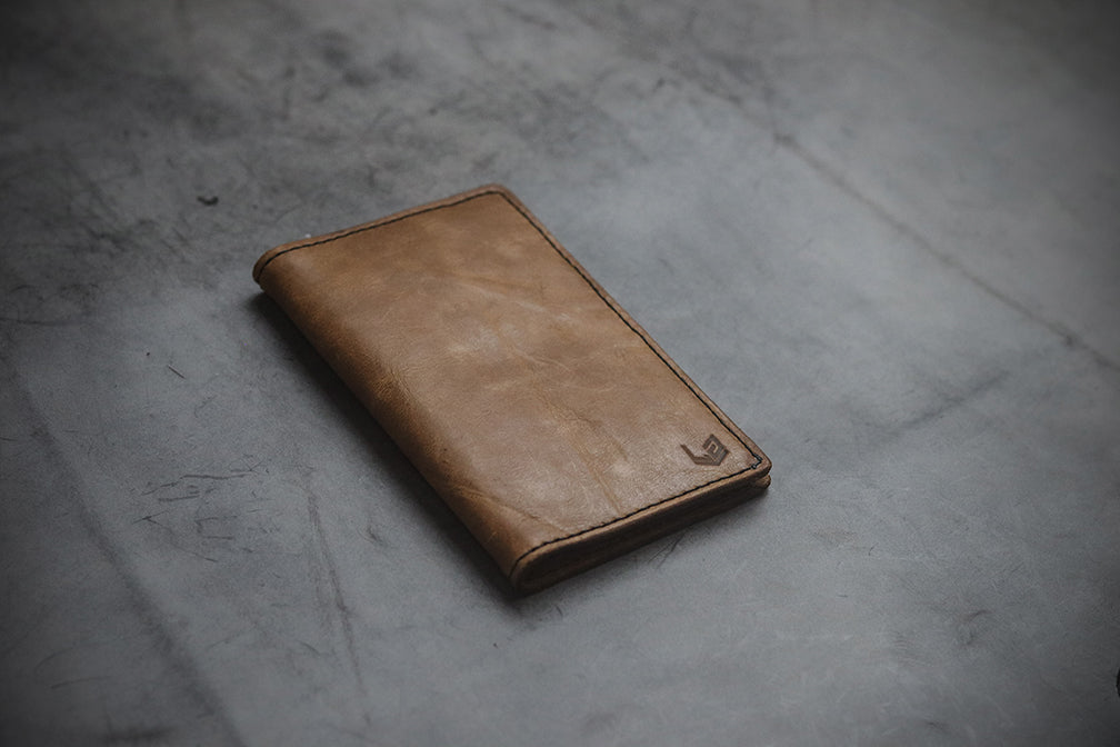 "WANDER W1" PASSPORT CASE CARAMEL BROWN