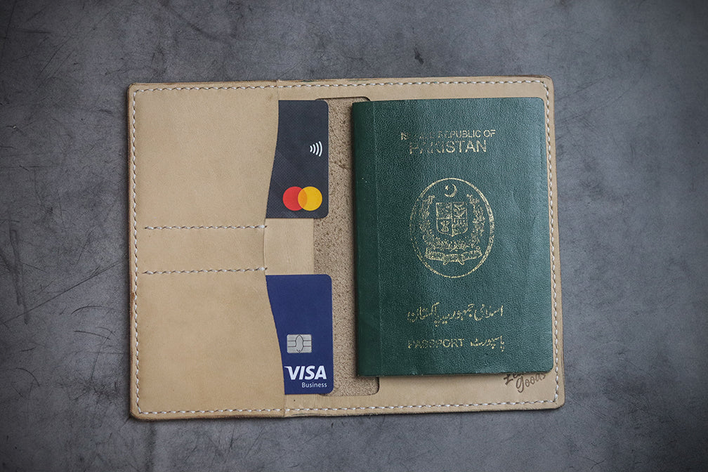 "WANDER W1" PASSPORT CASE NATURAL VEG