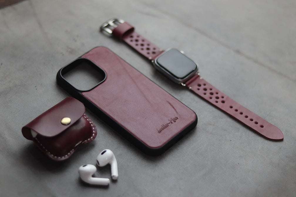 CARMINE BURGUNDY SIMPLE PHONE CASE