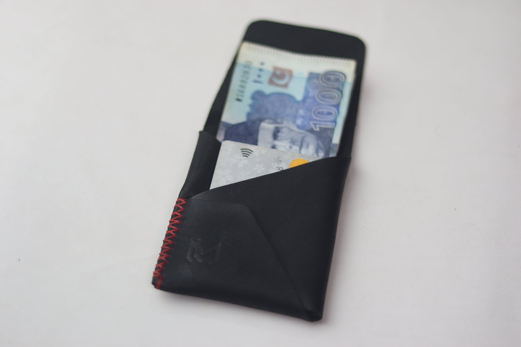 "MOBIUS" BLACK.