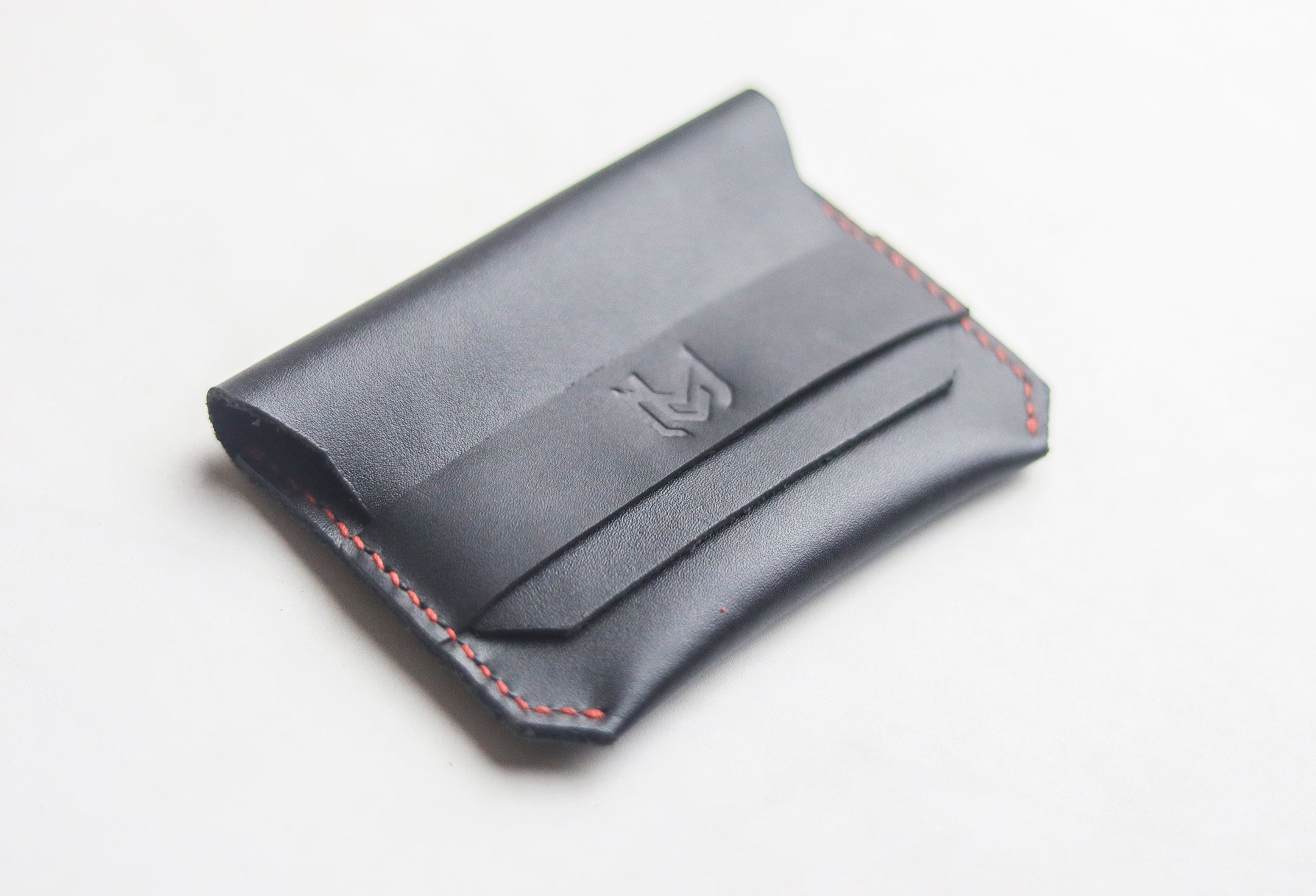 "MAGNUM" BLACK.