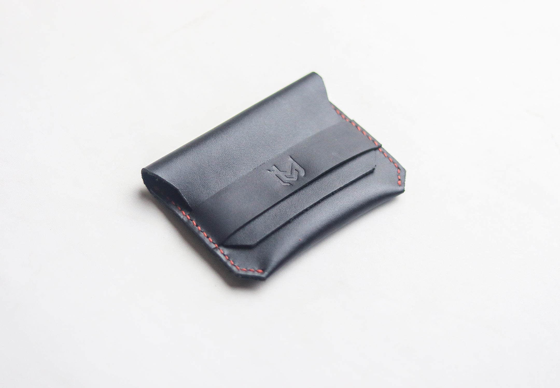 "MAGNUM" BLACK.