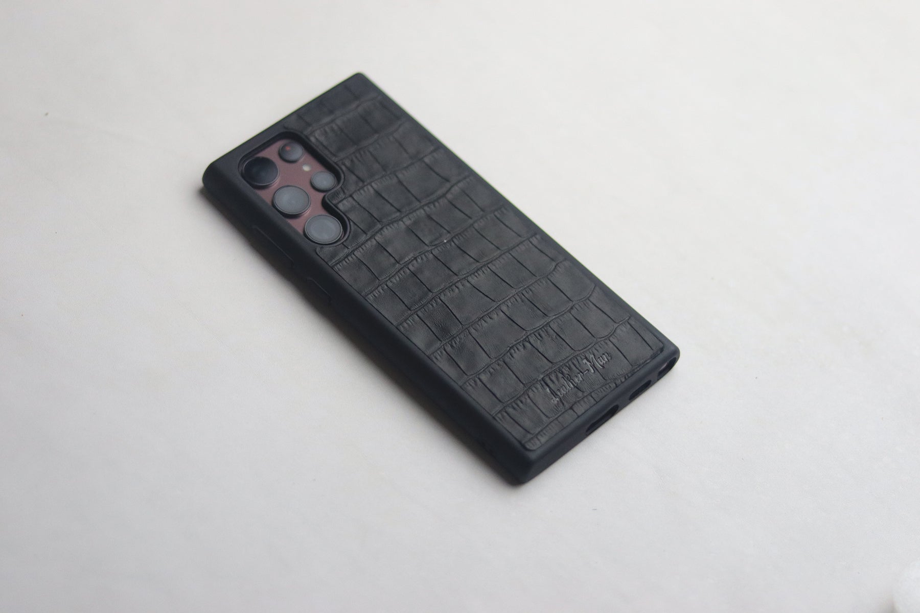 BLACK CROCO CLASSIC PHONE CASE
