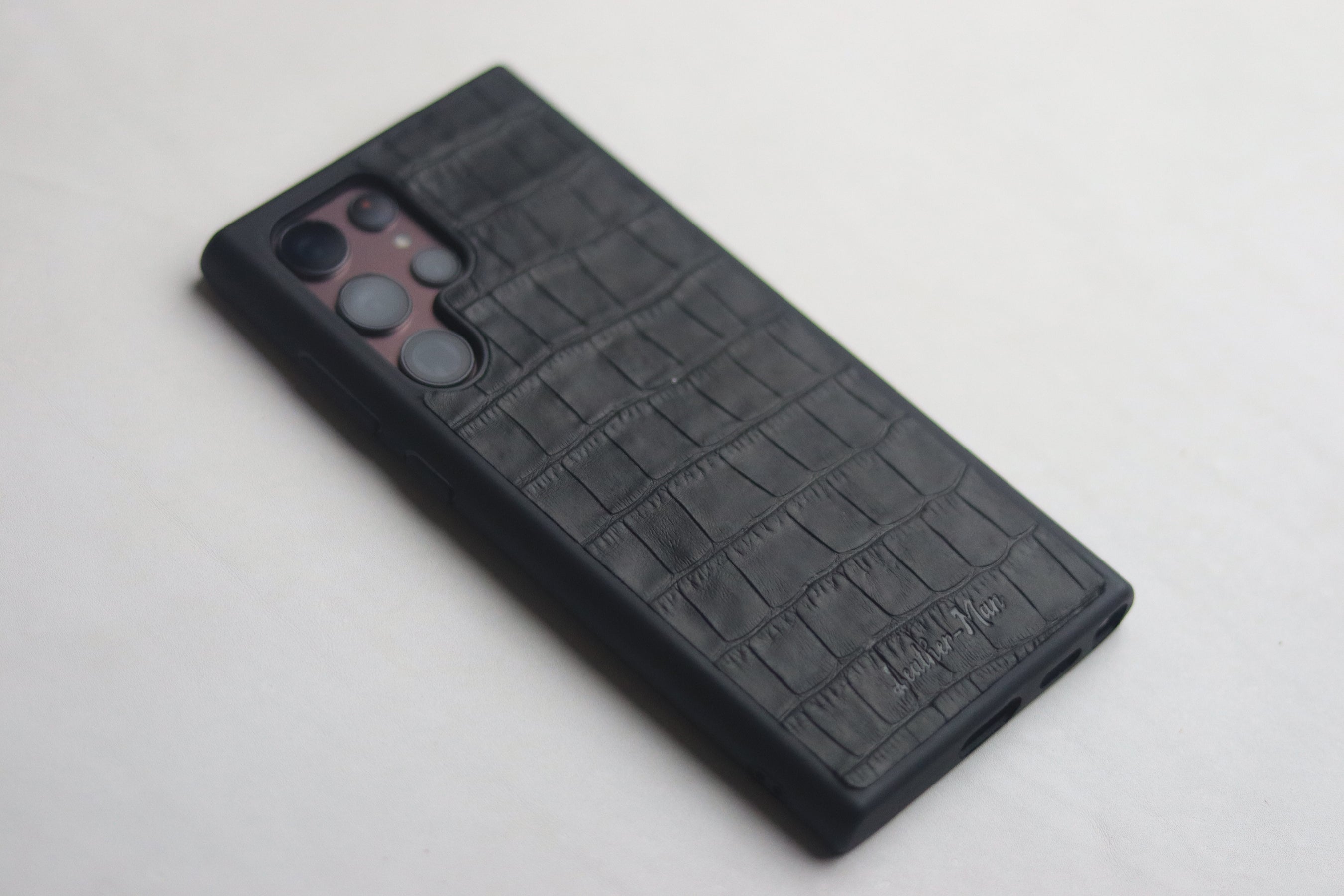 BLACK CROCO CLASSIC PHONE CASE