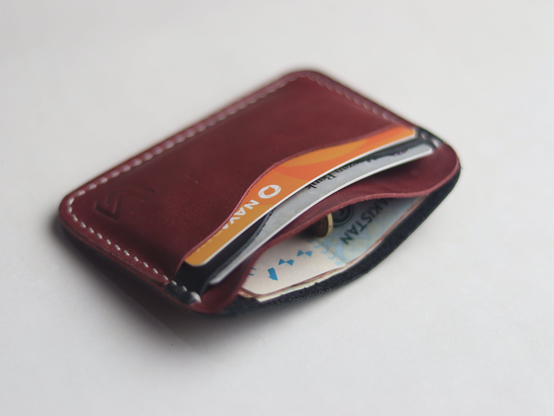 MINIMAL - CARMINE BURGUNDY