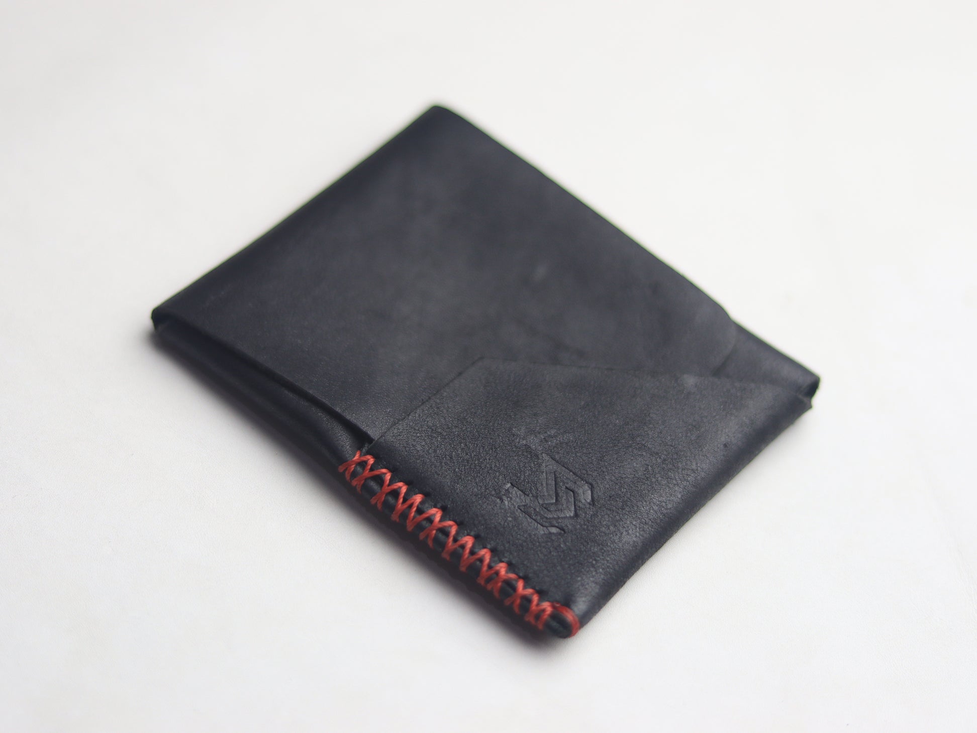 "MOBIUS" BLACK.