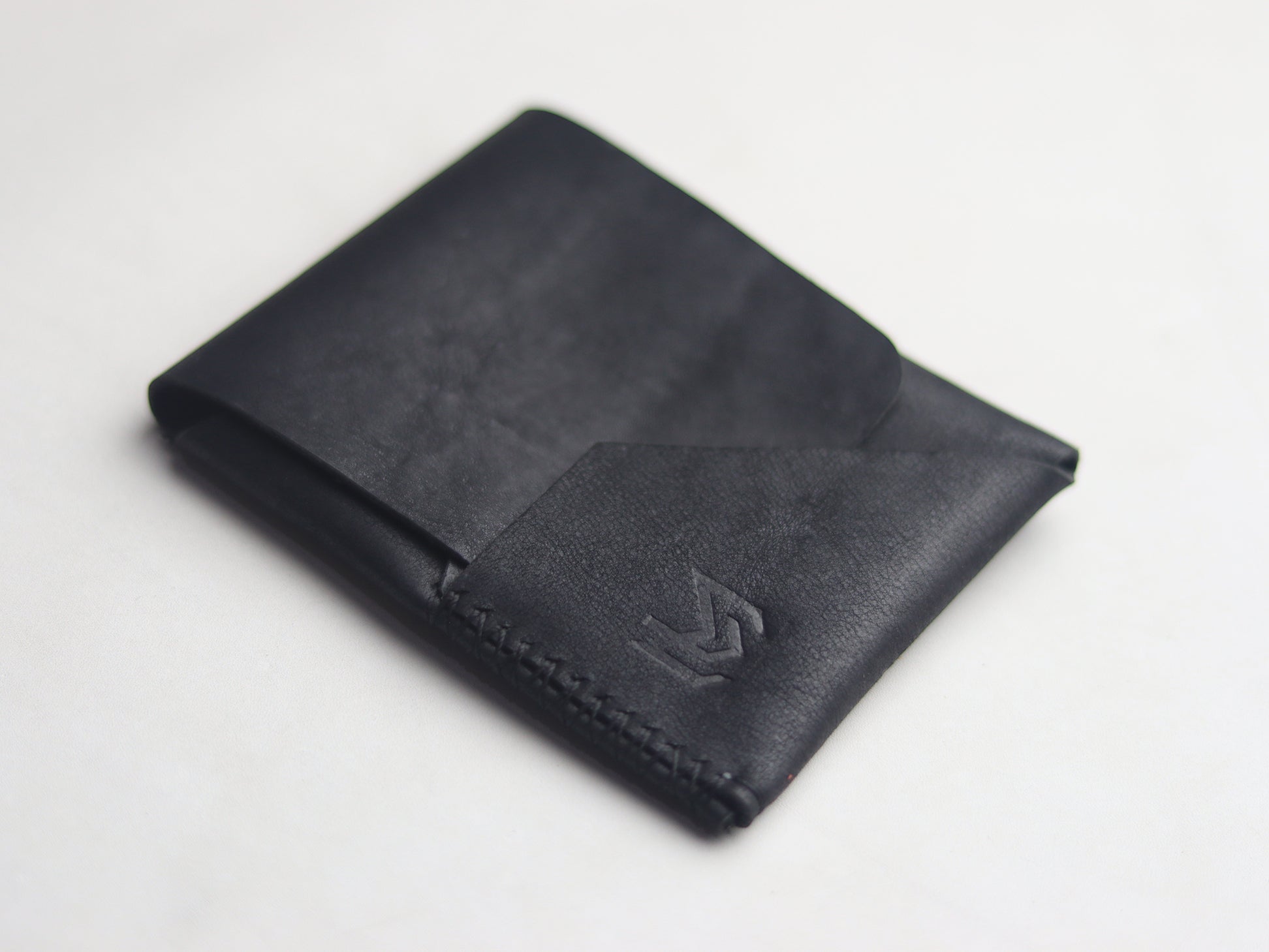 "MOBIUS" BLACK.