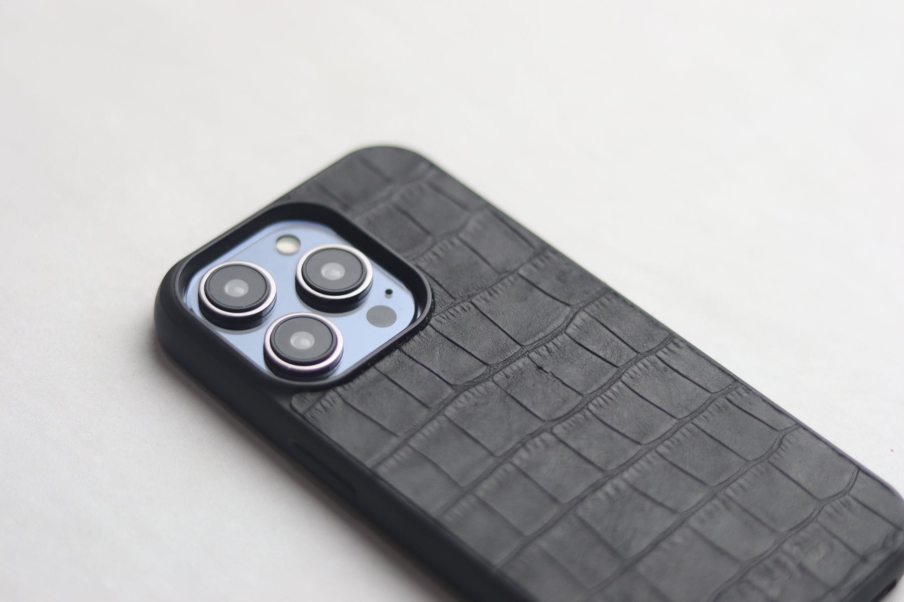 BLACK CROCO CLASSIC PHONE CASES