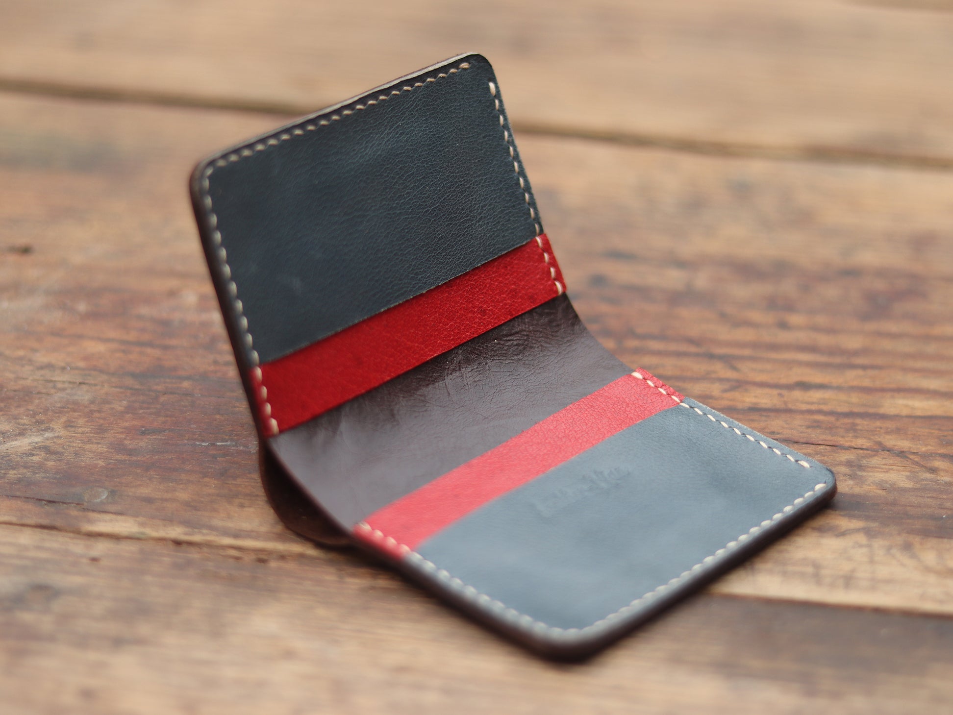 "TRIDENT CLASSIC MINI" RED, DEEP BLUE AND WALNUT