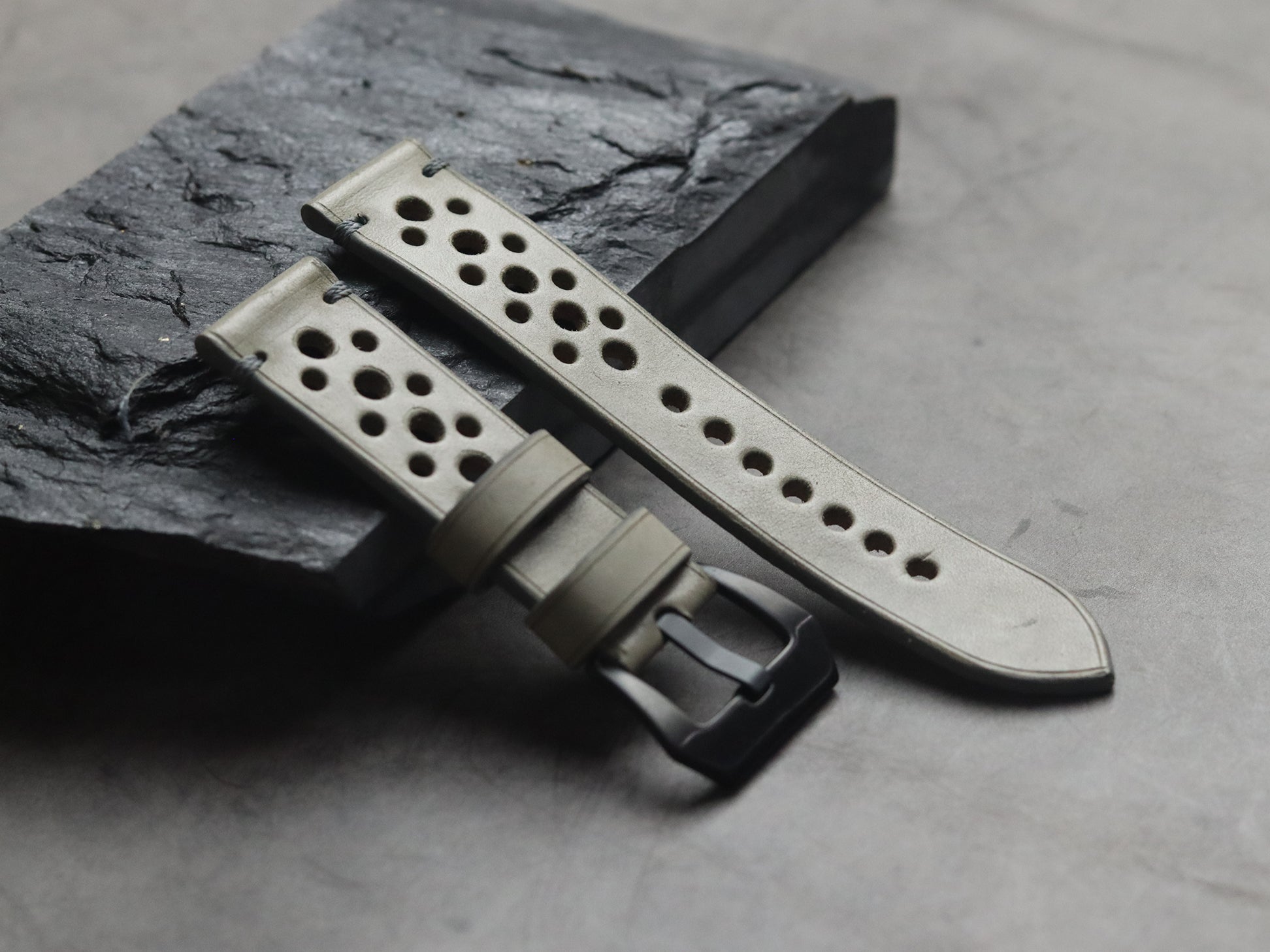 PASTEL GREY RALLY STRAPS