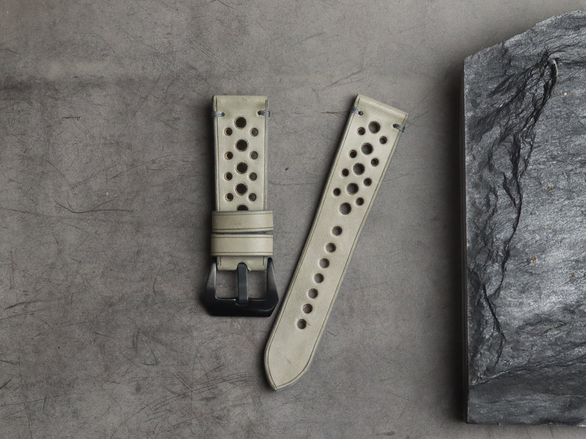PASTEL GREY RALLY STRAPS