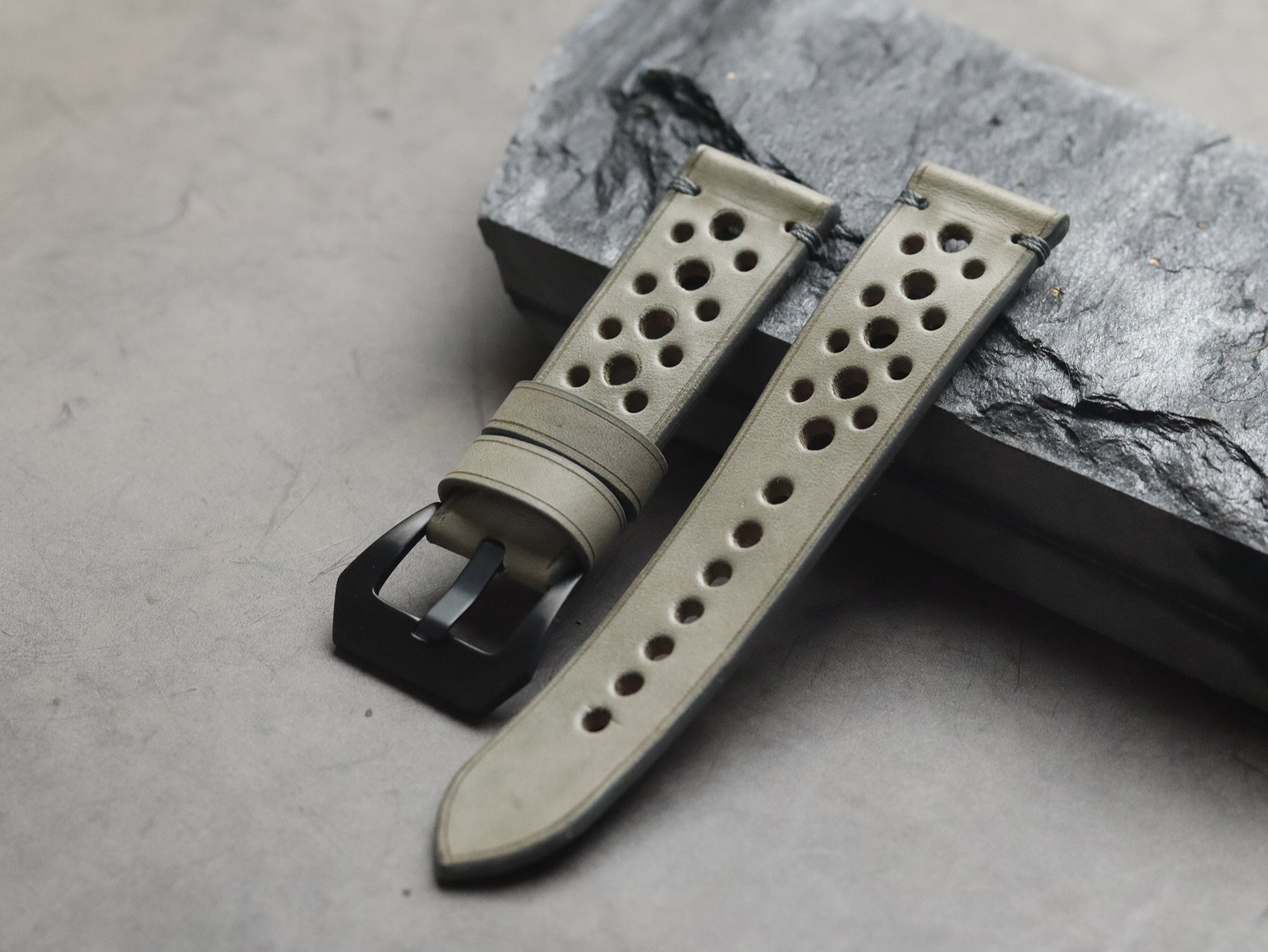 PASTEL GREY RALLY STRAPS