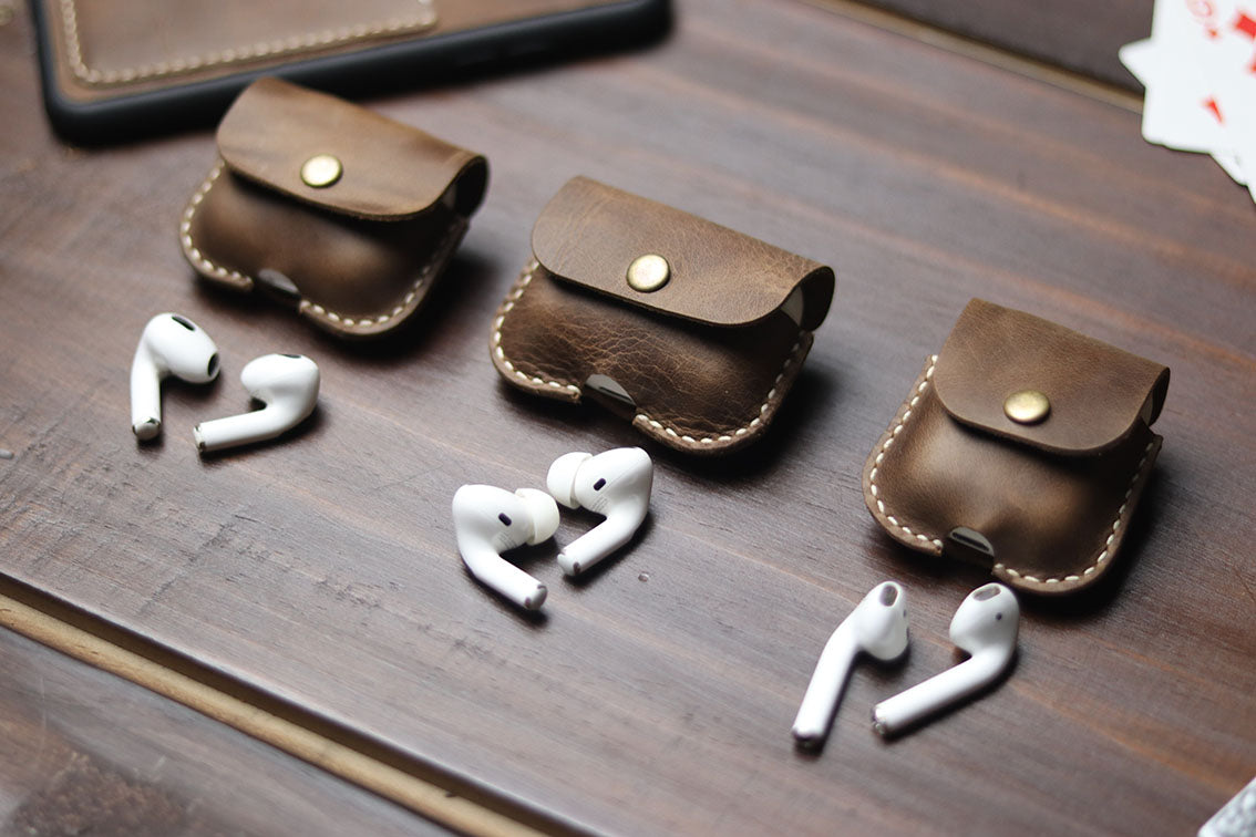 RUSTY BROWN AIRPODS CASE
