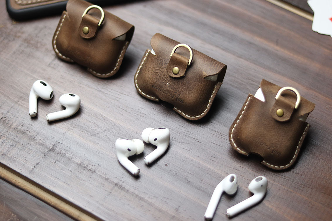 RUSTY BROWN AIRPODS CASE
