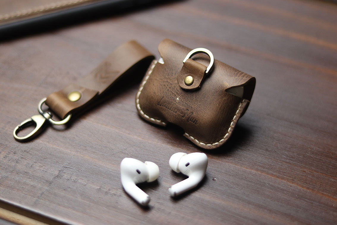RUSTY BROWN AIRPODS CASE