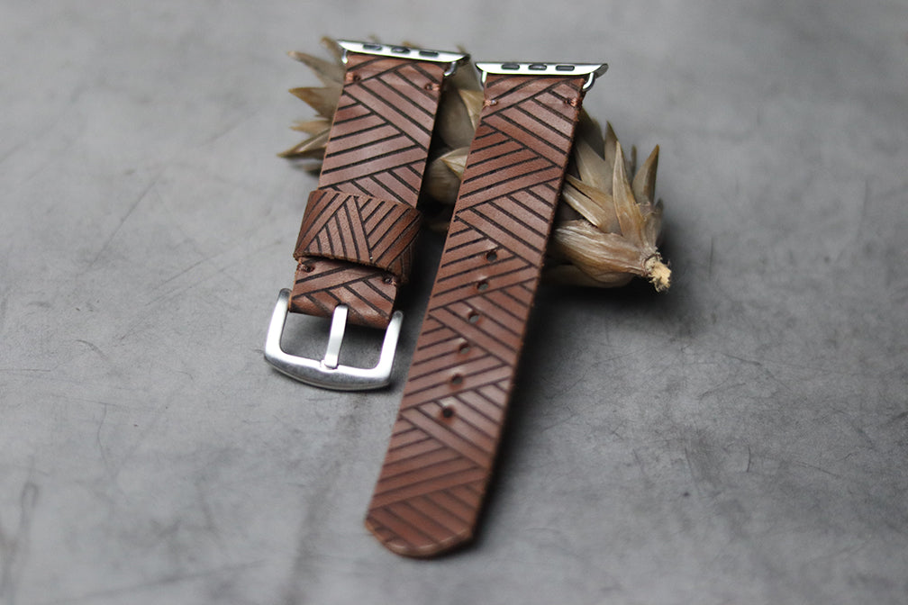 "E1" ENGRAVED STRAPS - SYRUP BROWN