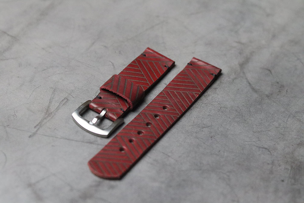 "E1" ENGRAVED STRAPS - PRISMATIC RED
