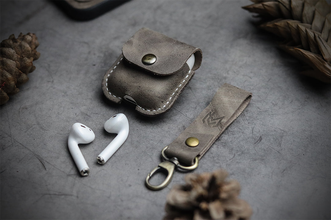 CHARCOAL GREY AIRPODS CASE