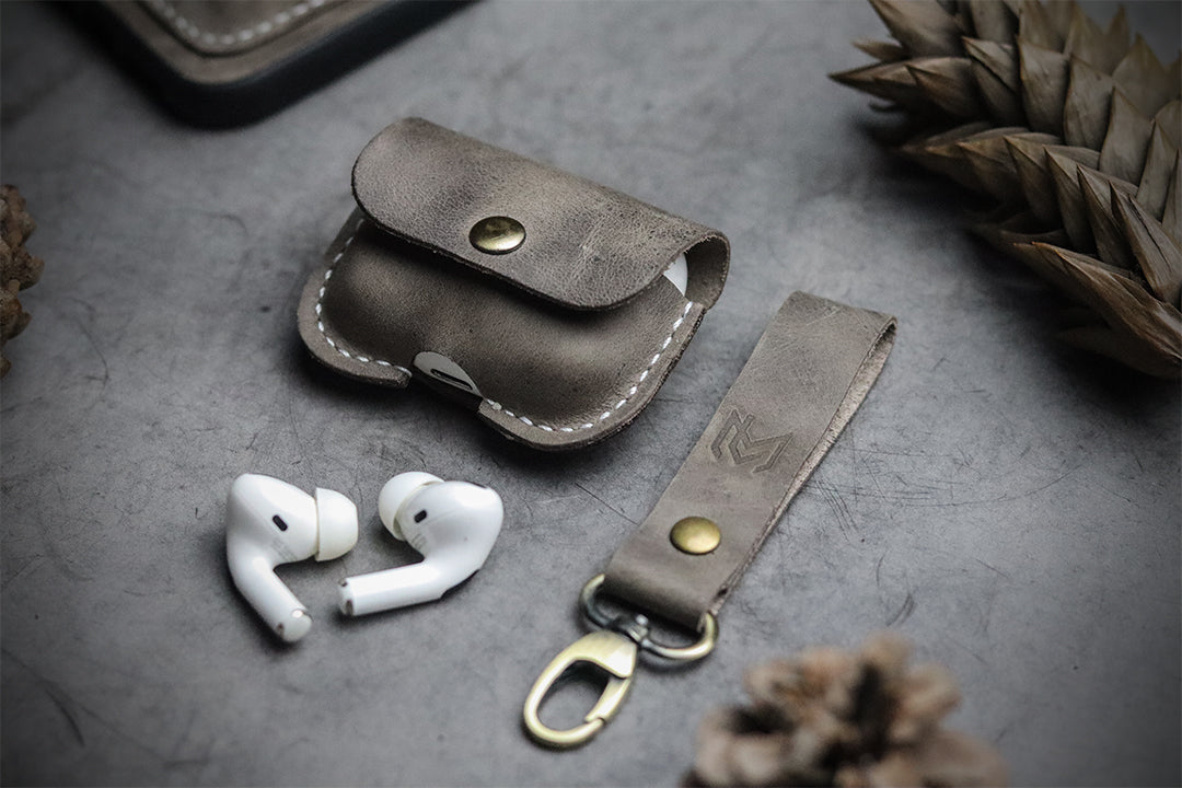 CHARCOAL GREY AIRPODS CASE