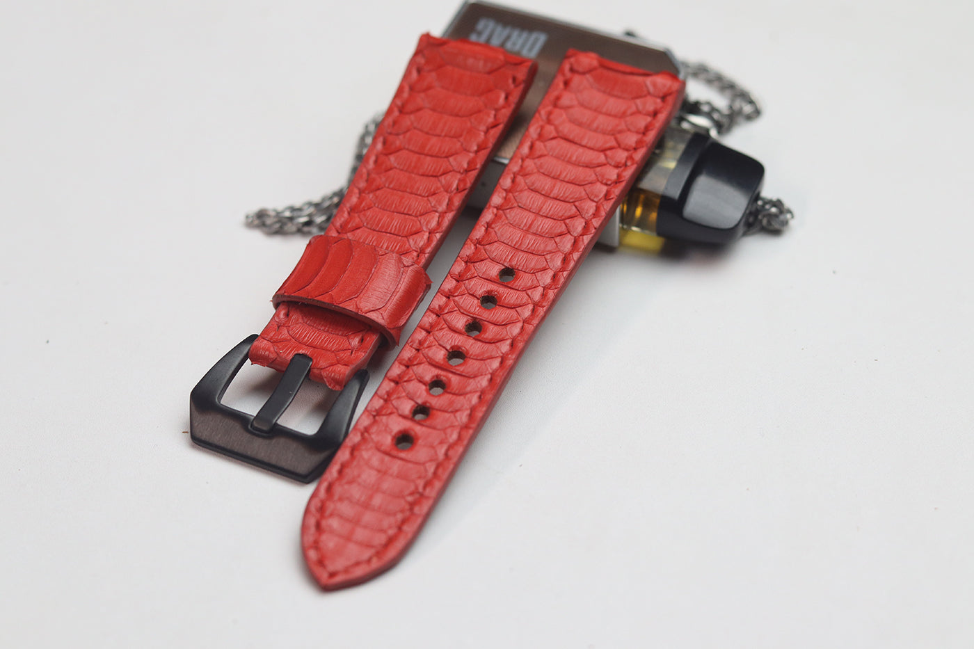 SCARLETT RED SNAKE SKIN FULL STITCHED (CENTER SCALE)