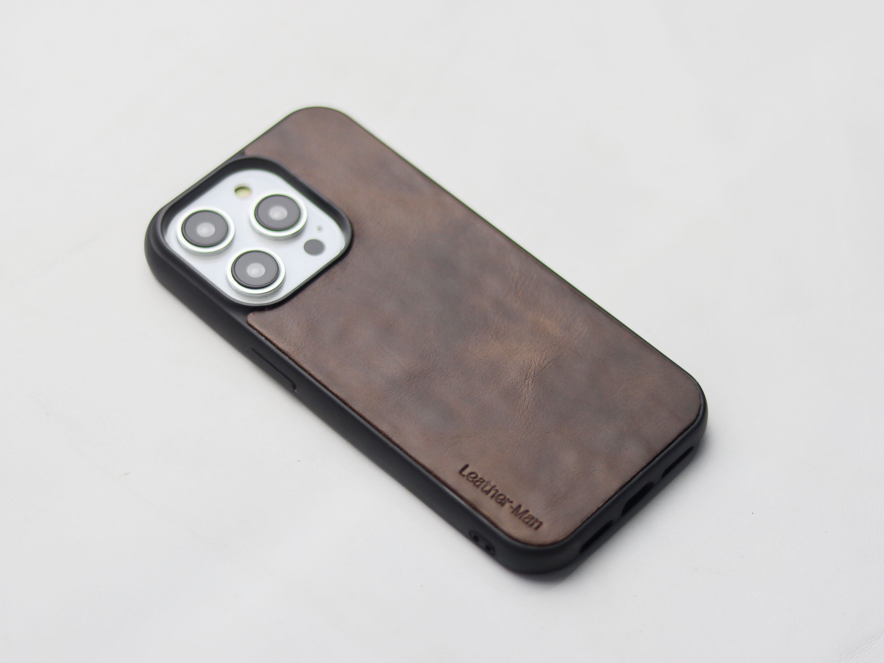 WALNUT BROWN  LEATHER - CLASSIC PHONE CASE