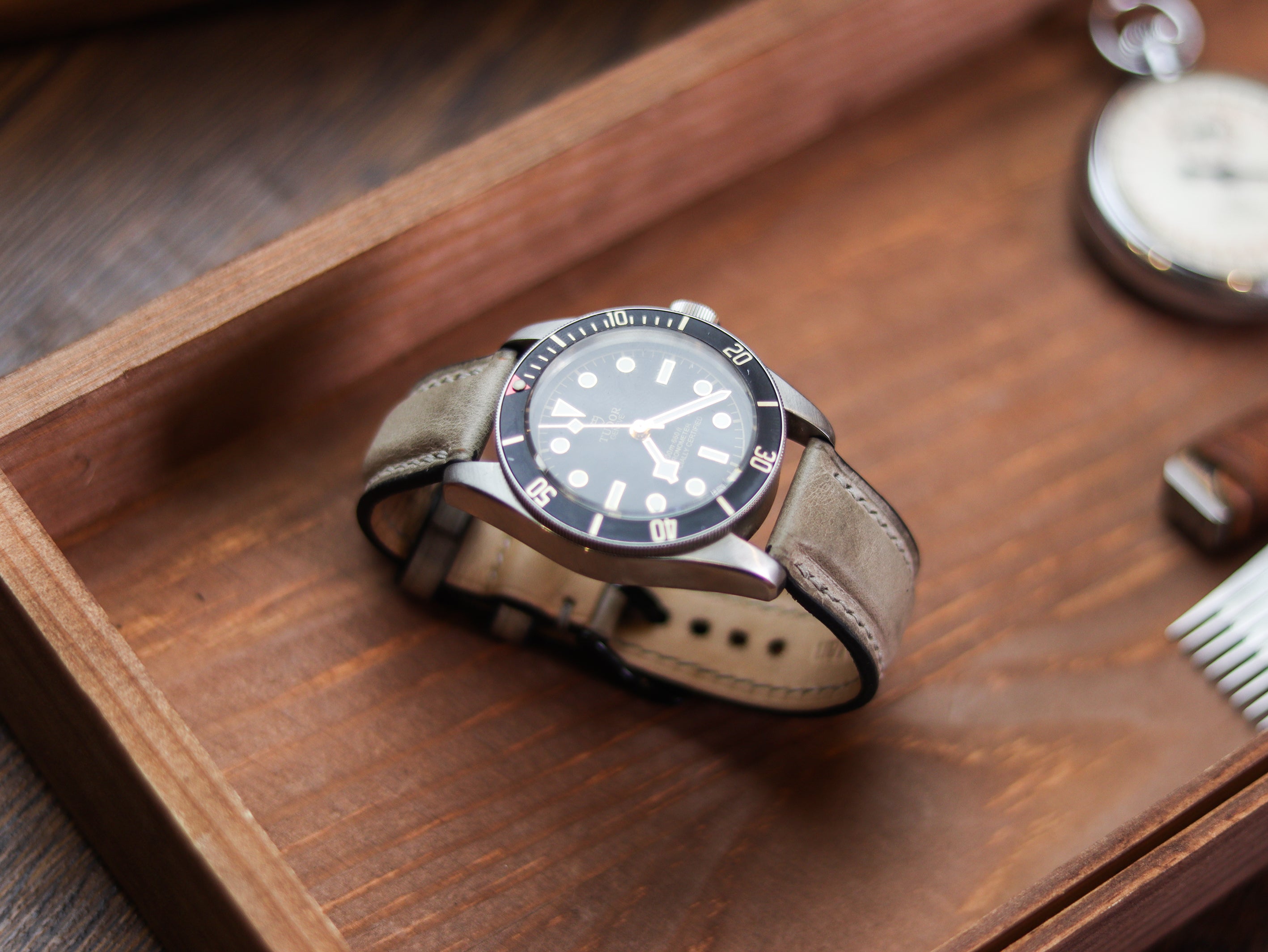 PLATINUM GRAY CALF LEATHER WATCH STRAPS - PADDED