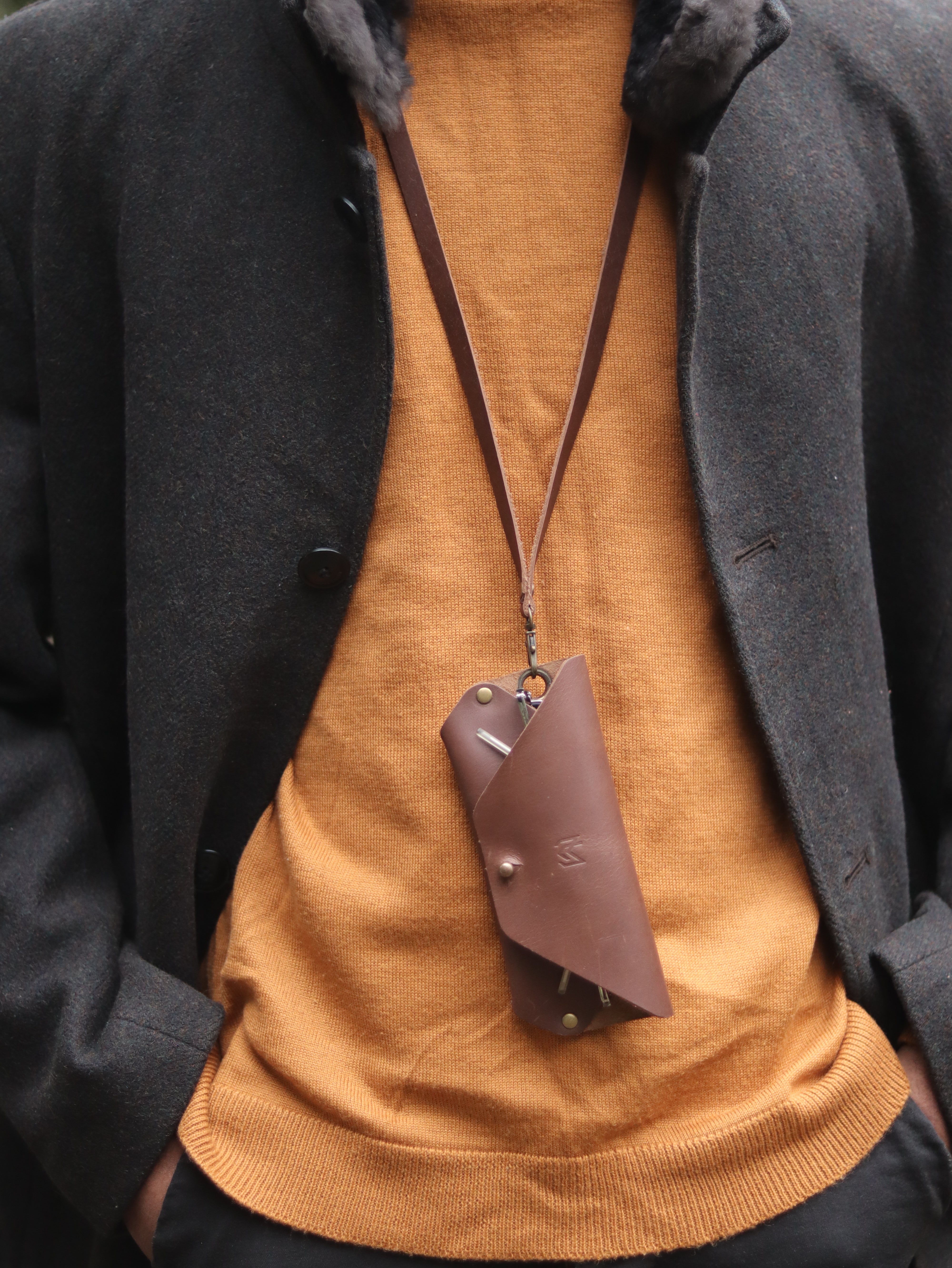 SG-1 SUNGLASSES CASE - ALMOND BROWN LEATHER
