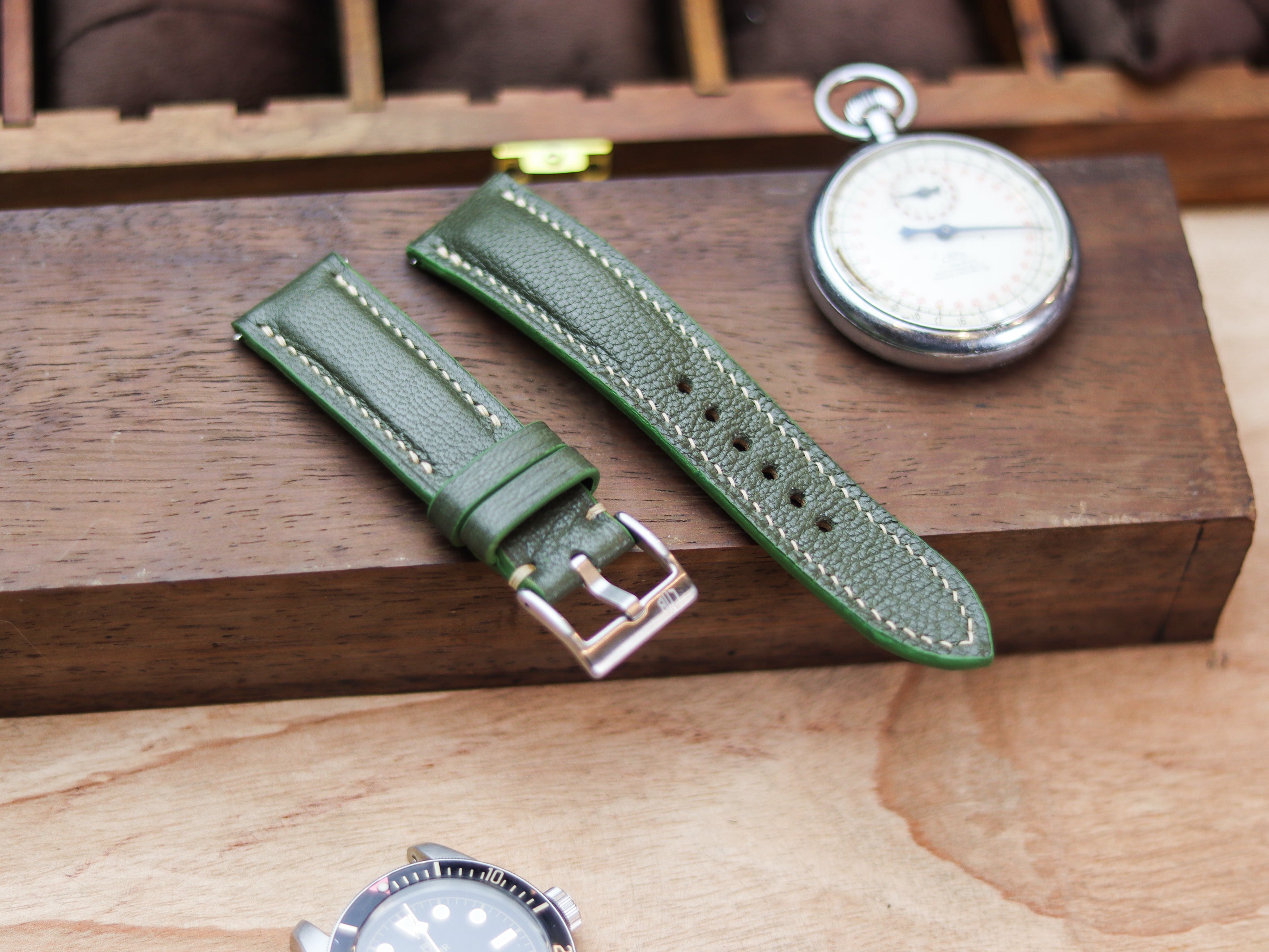 PICKLE GREEN CALF LEATHER WATCH STRAPS - PADDED