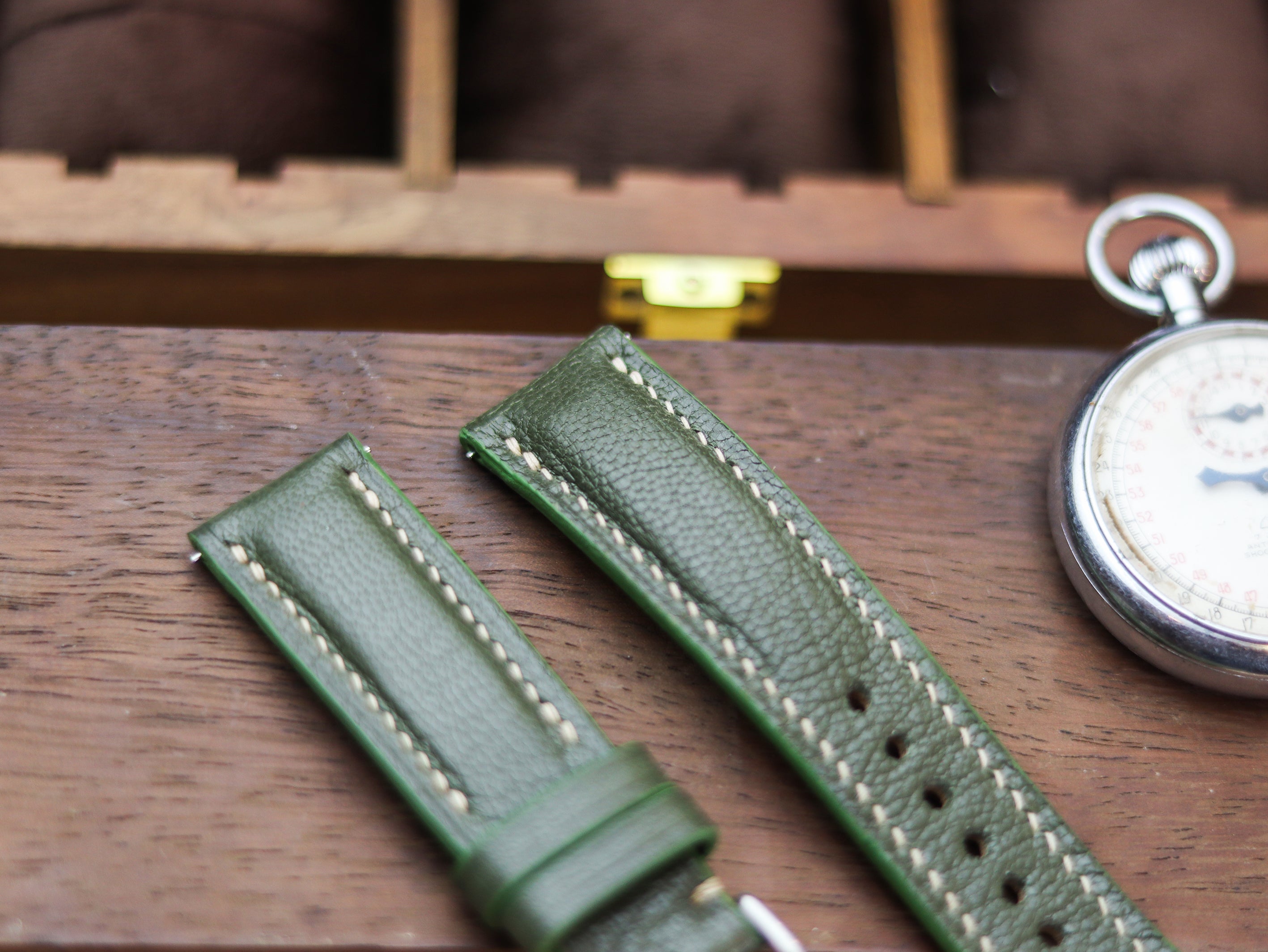 PICKLE GREEN CALF LEATHER WATCH STRAPS - PADDED