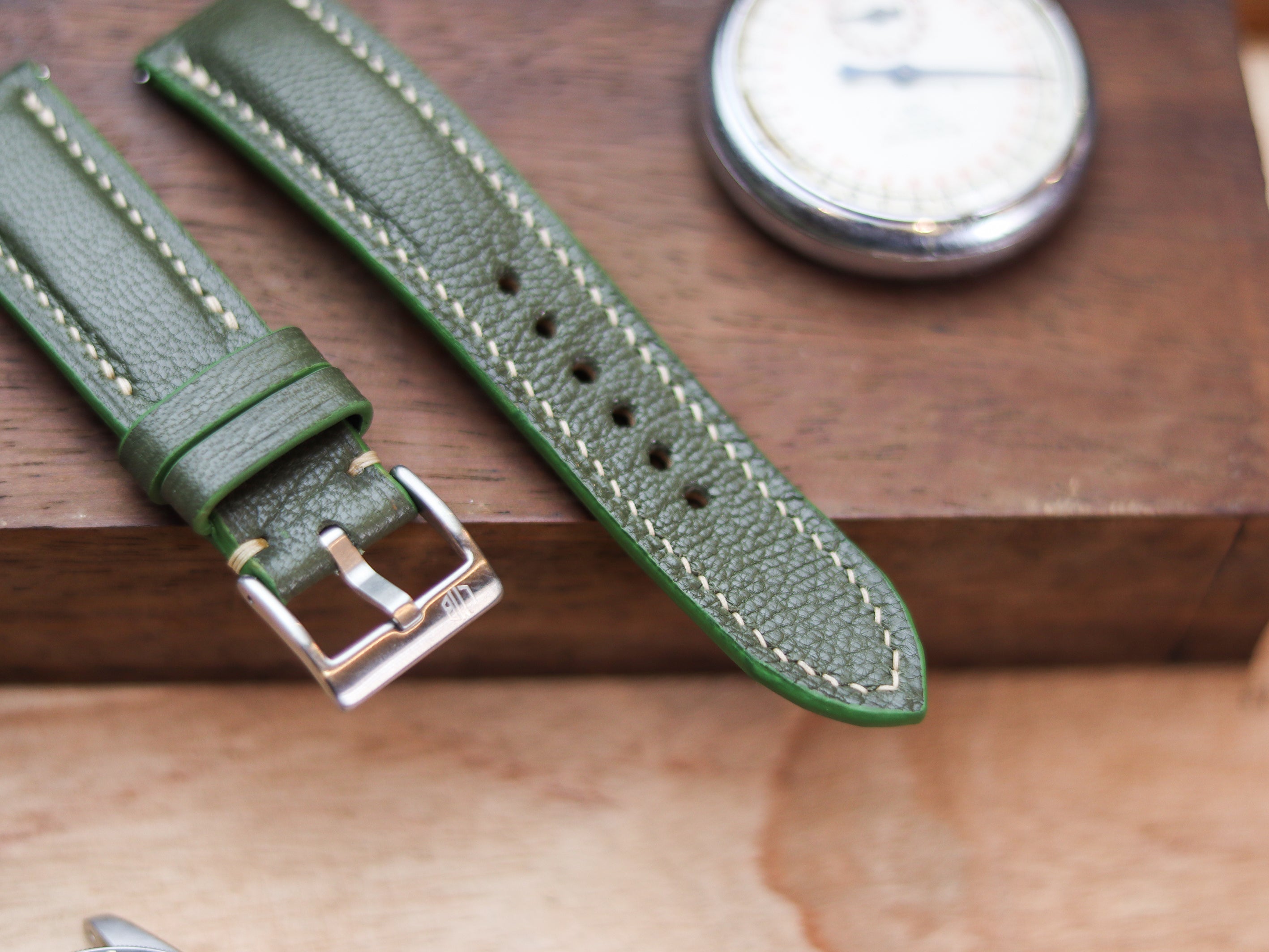 PICKLE GREEN CALF LEATHER WATCH STRAPS - PADDED