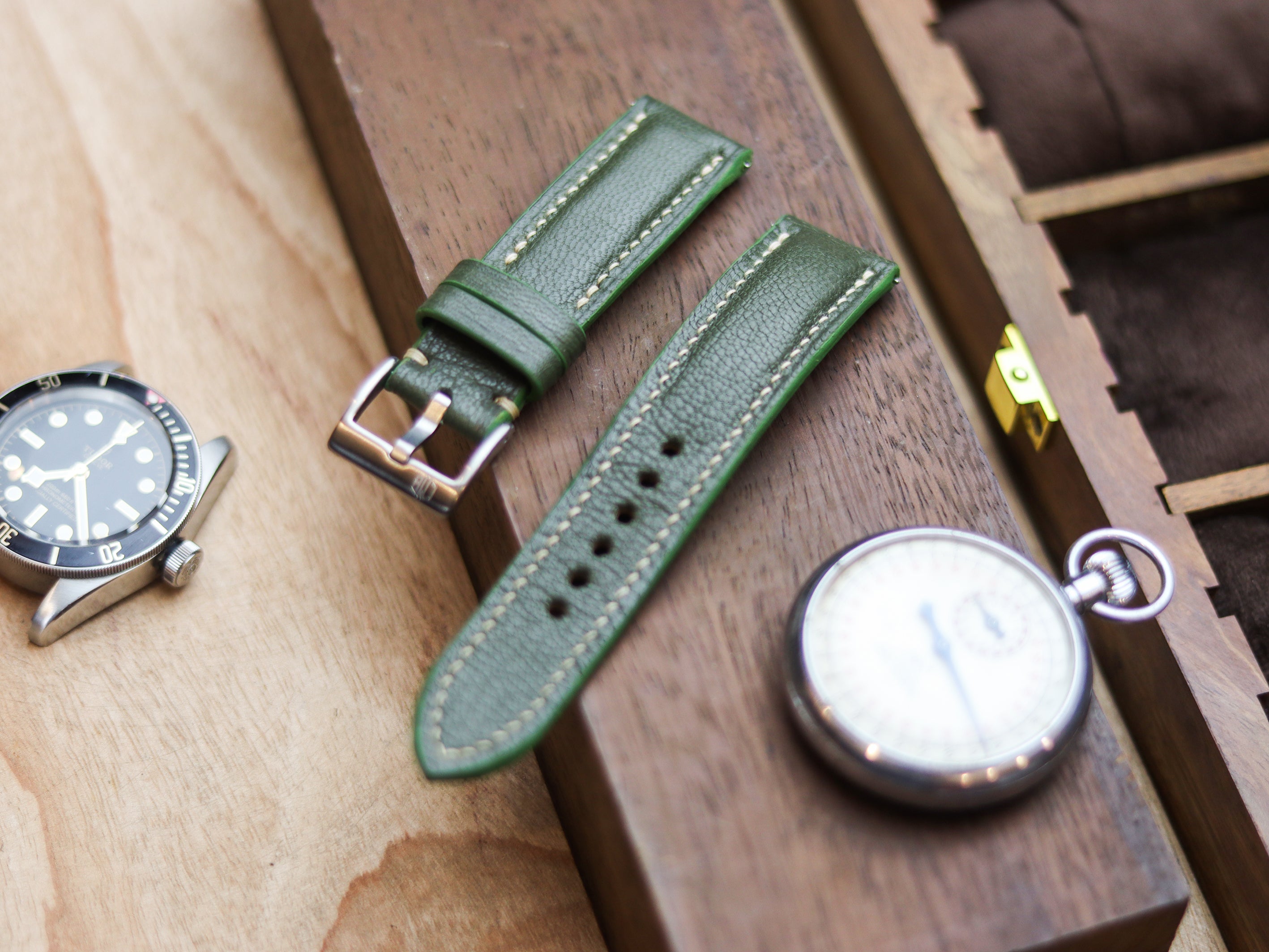 PICKLE GREEN CALF LEATHER WATCH STRAPS - PADDED