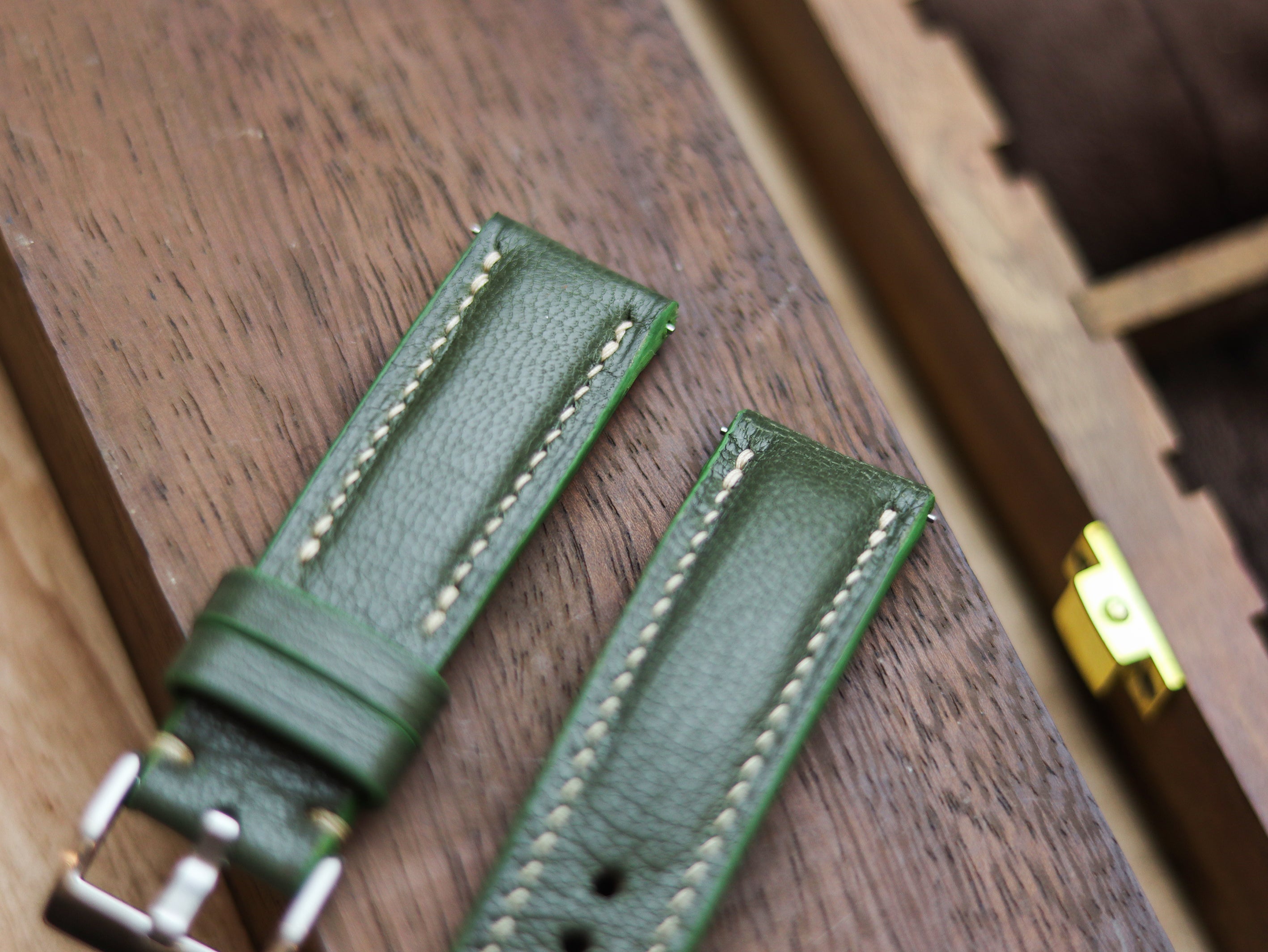 PICKLE GREEN CALF LEATHER WATCH STRAPS - PADDED