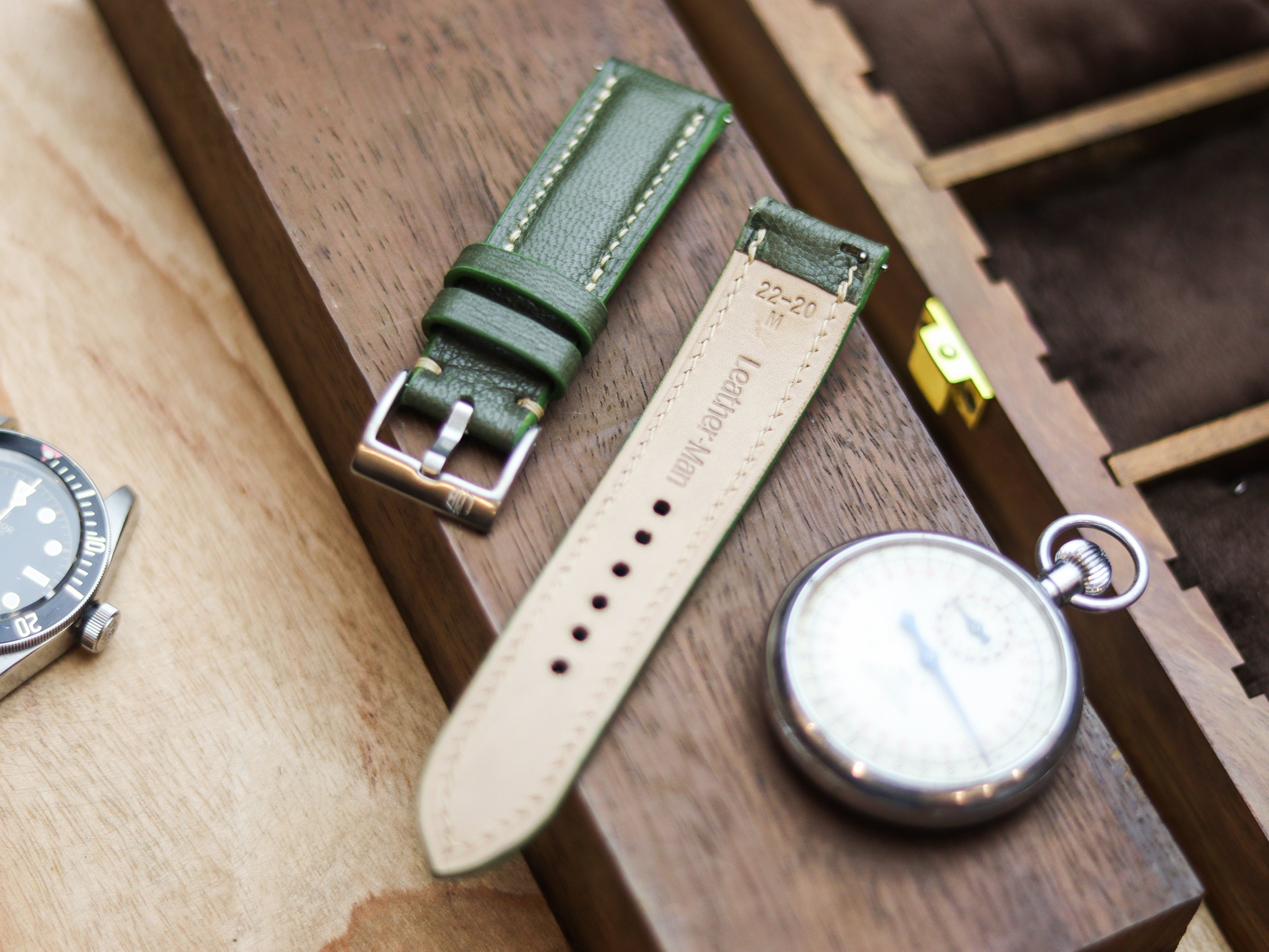 PICKLE GREEN CALF LEATHER WATCH STRAPS - PADDED