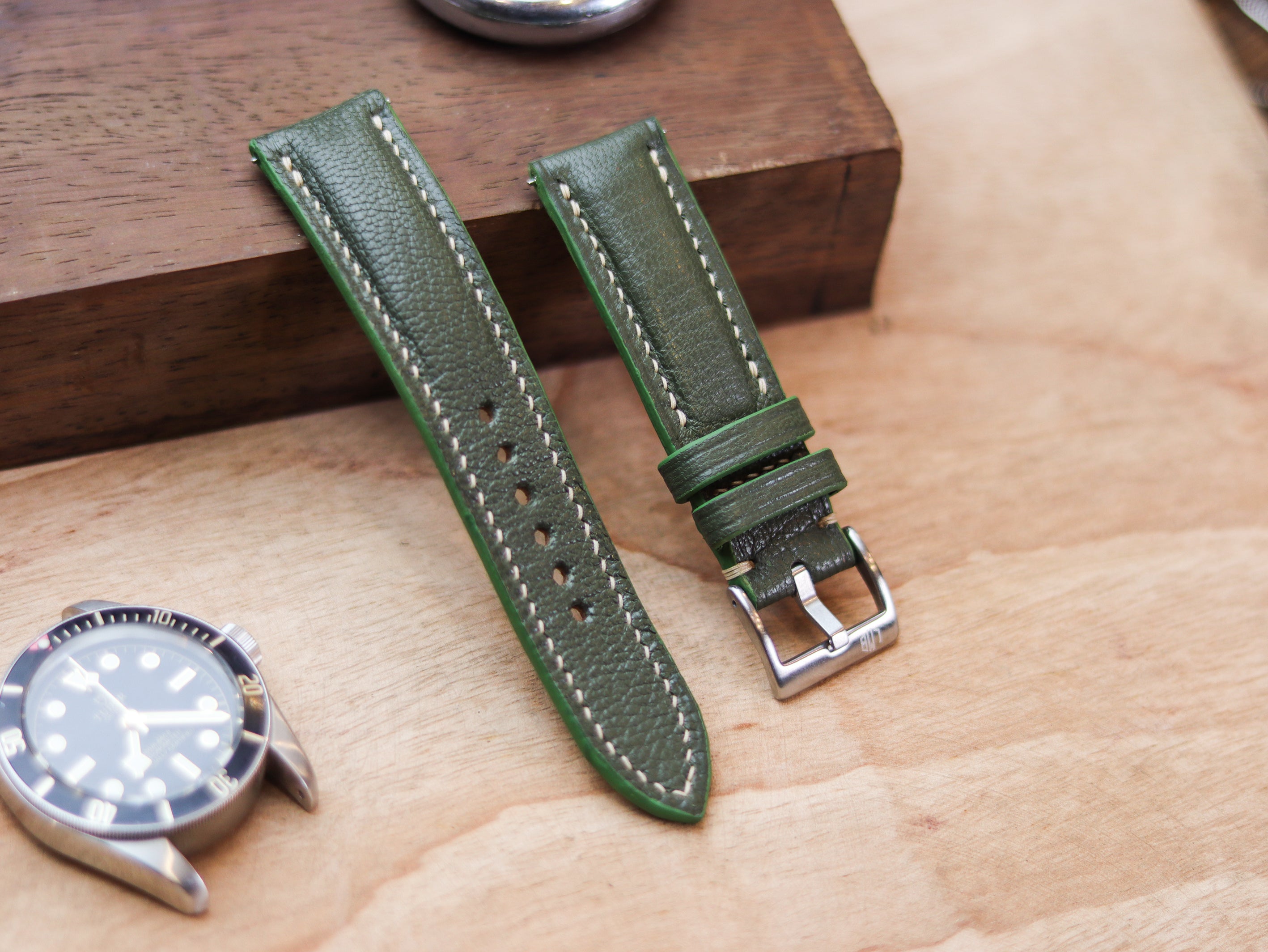 PICKLE GREEN CALF LEATHER WATCH STRAPS - PADDED