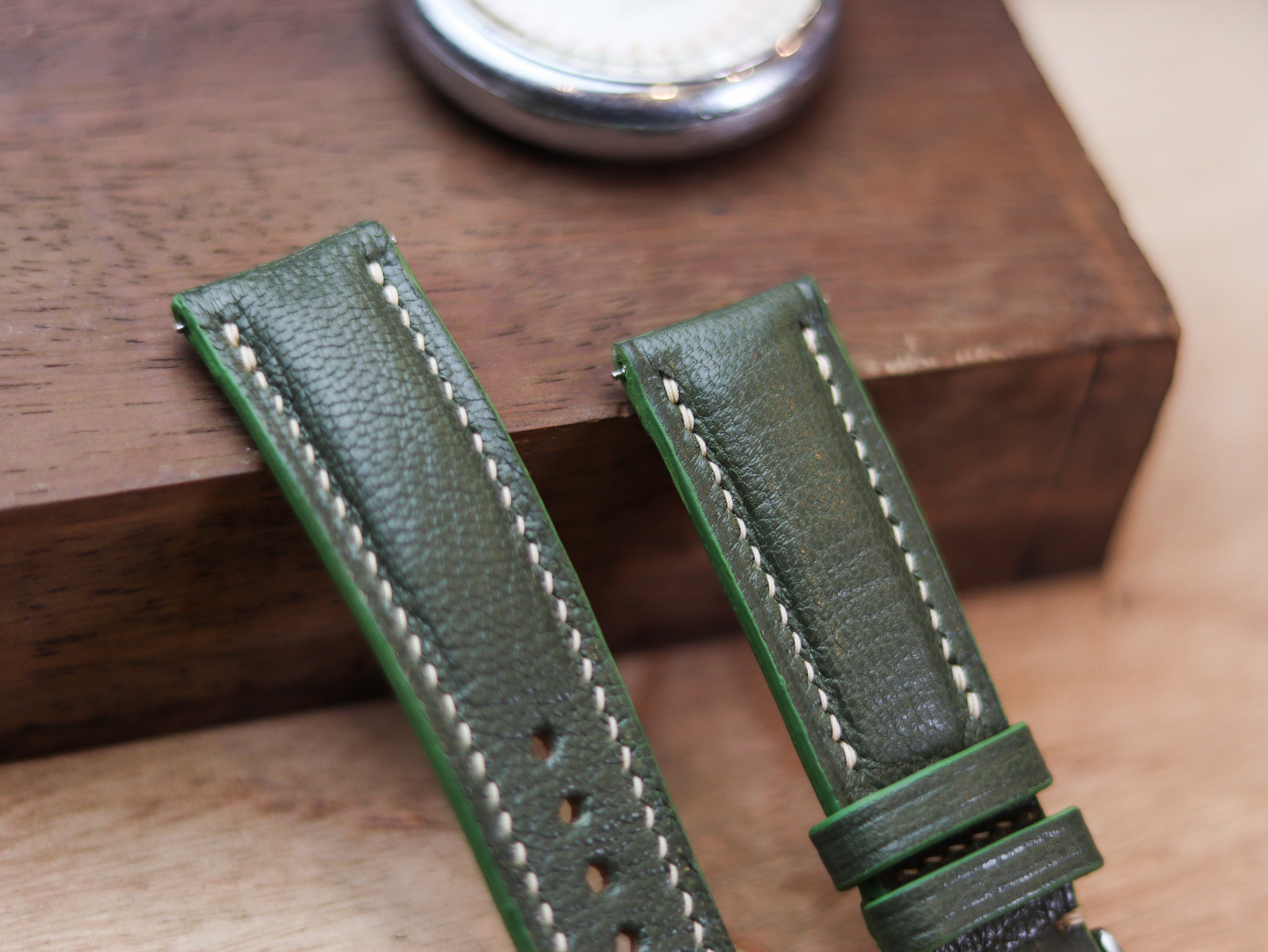 PICKLE GREEN CALF LEATHER WATCH STRAPS - PADDED