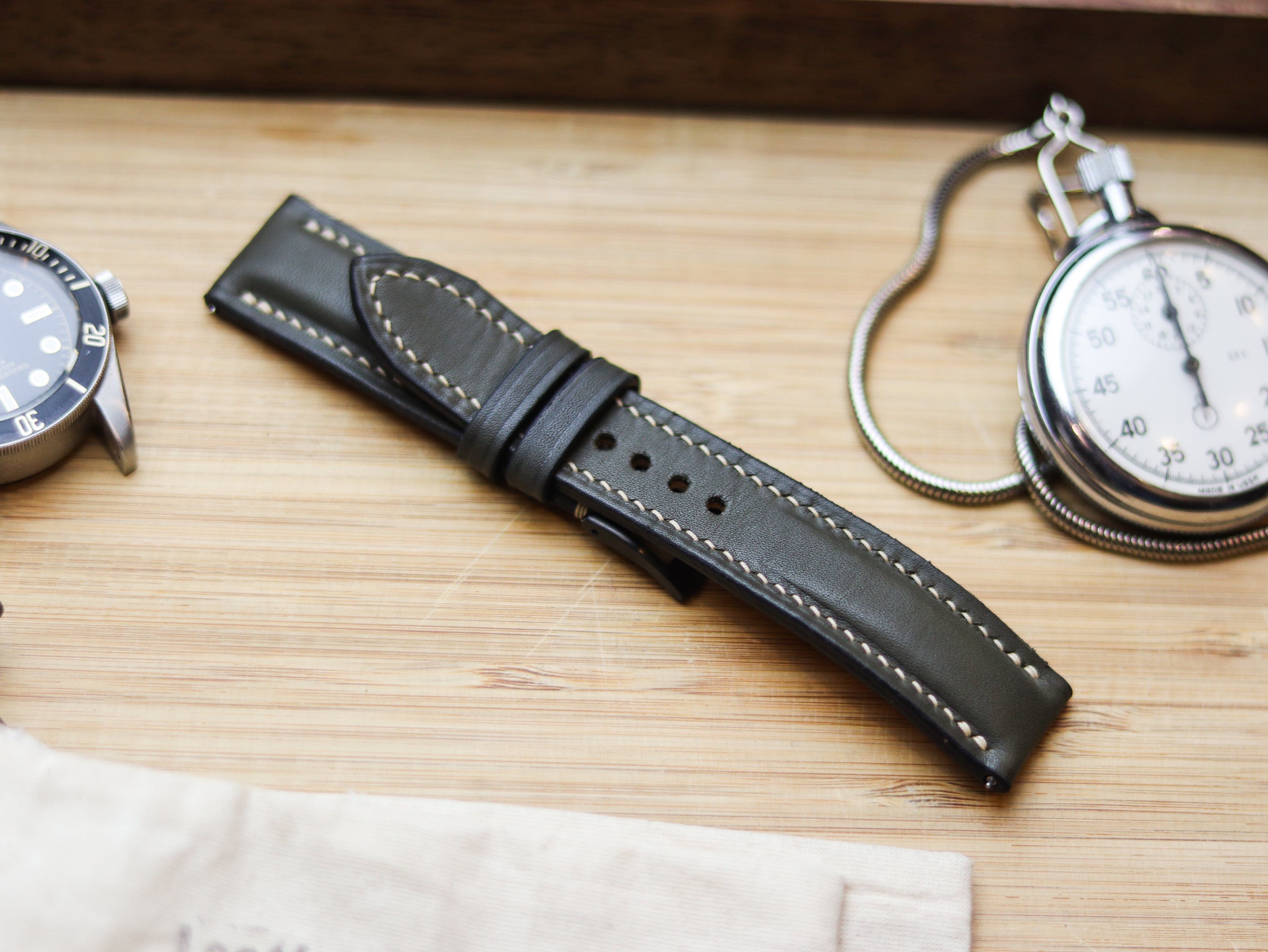 UNIFORM GREEN CALF LEATHER WATCH STRAPS - PADDED