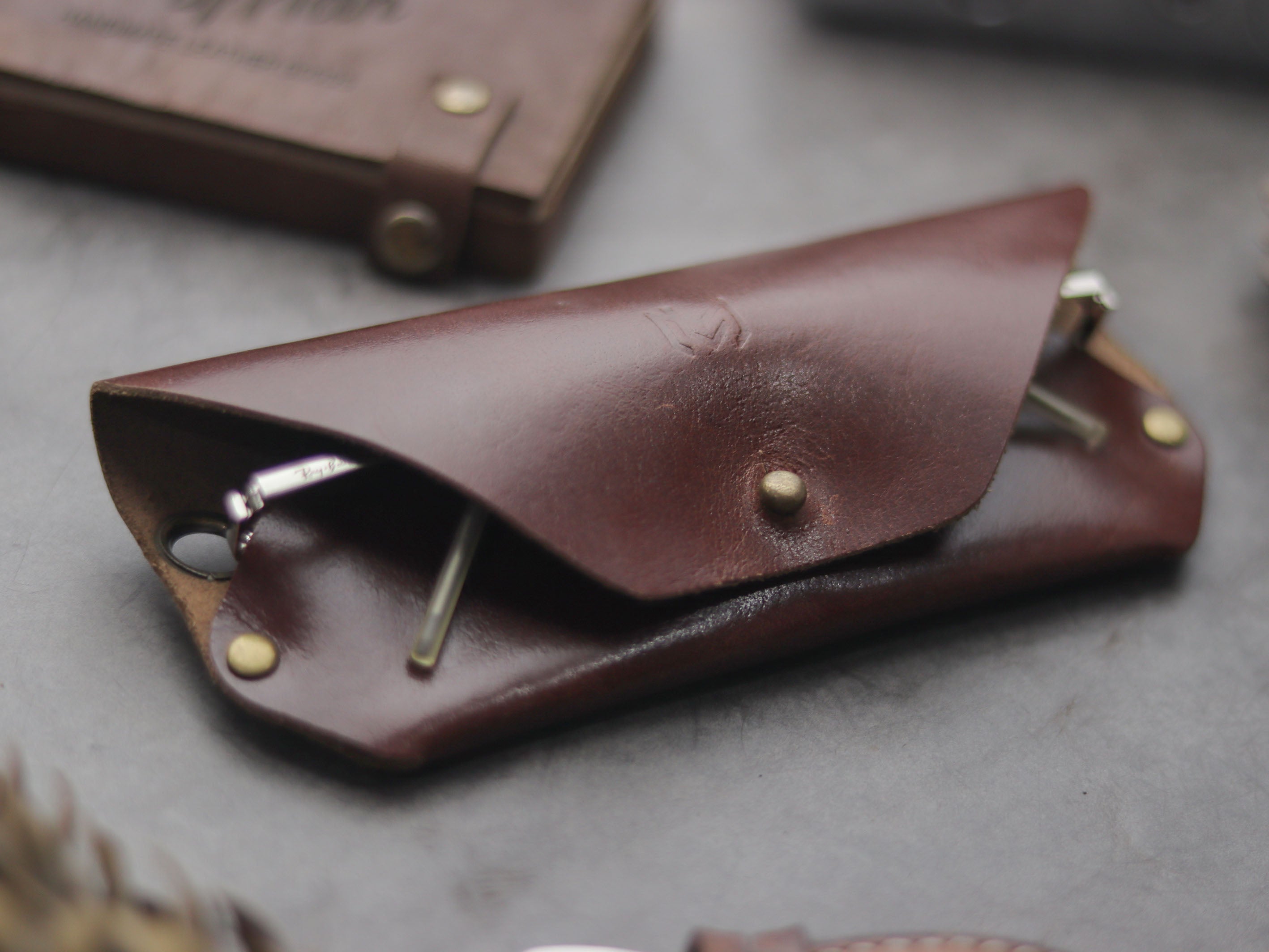SG-1 SUNGLASSES CASE - WHISKY BROWN LEATHER