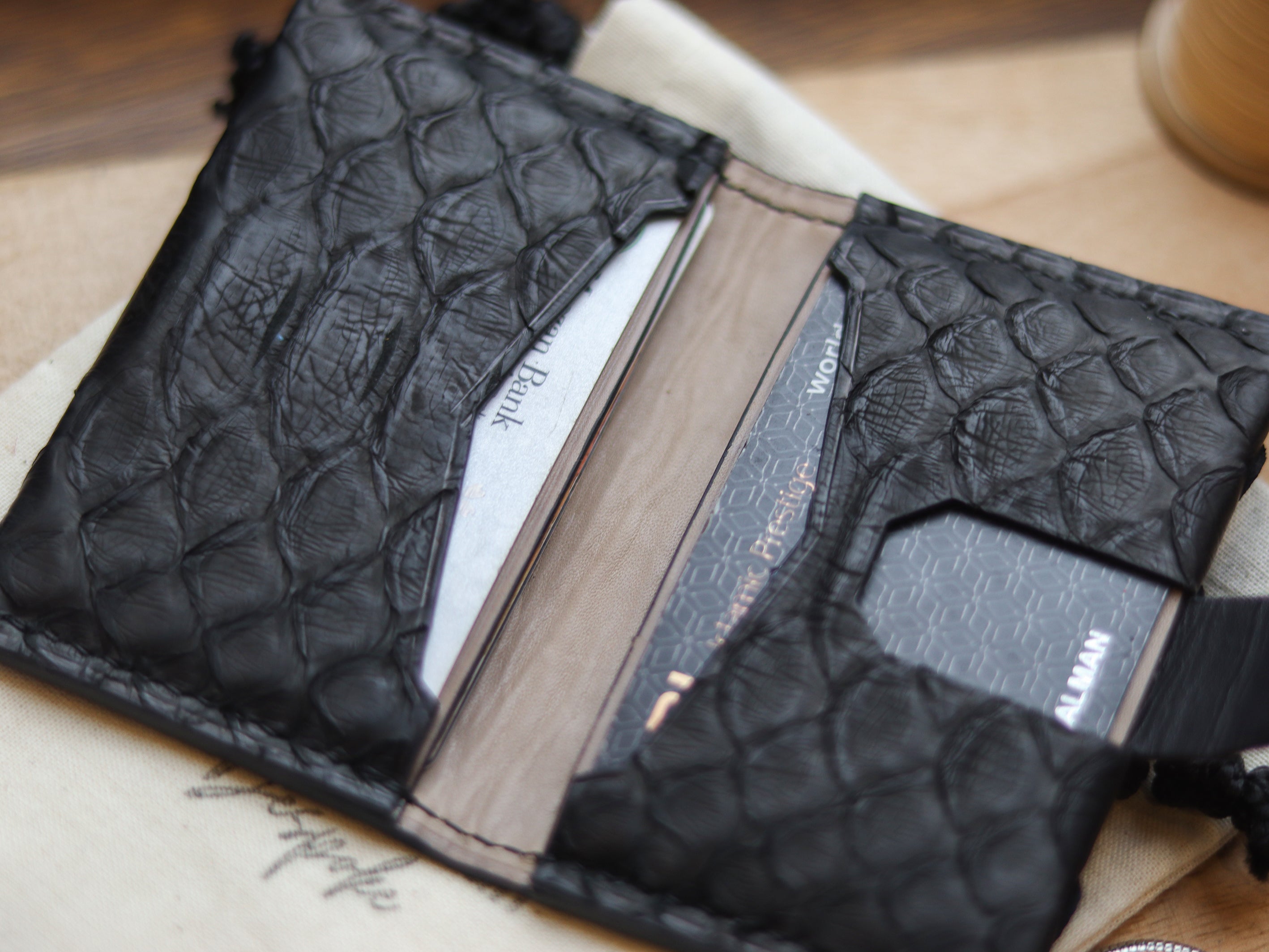 FRANKENSTINE - RAVEN BLACK PYTHON SKIN