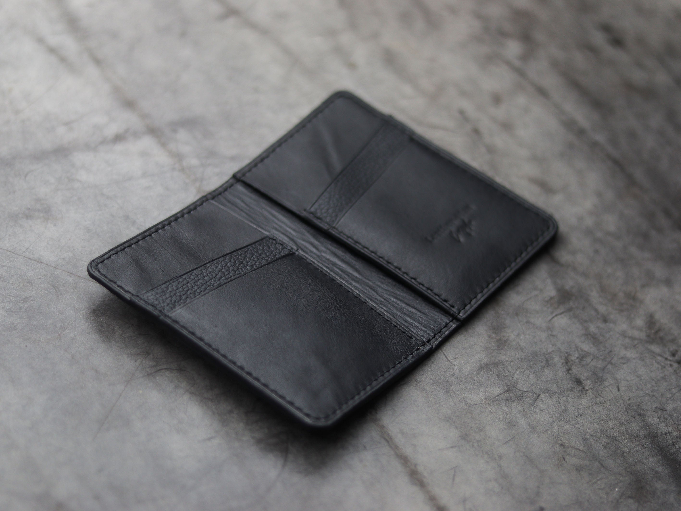 ARTEMUS - BIFOLD WALLET RAVEN BLACK PYTHON SKIN