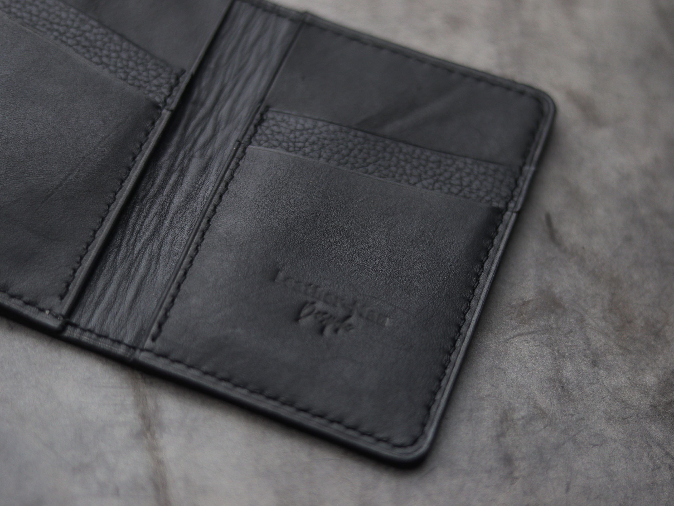 ARTEMUS - BIFOLD WALLET RAVEN BLACK PYTHON SKIN