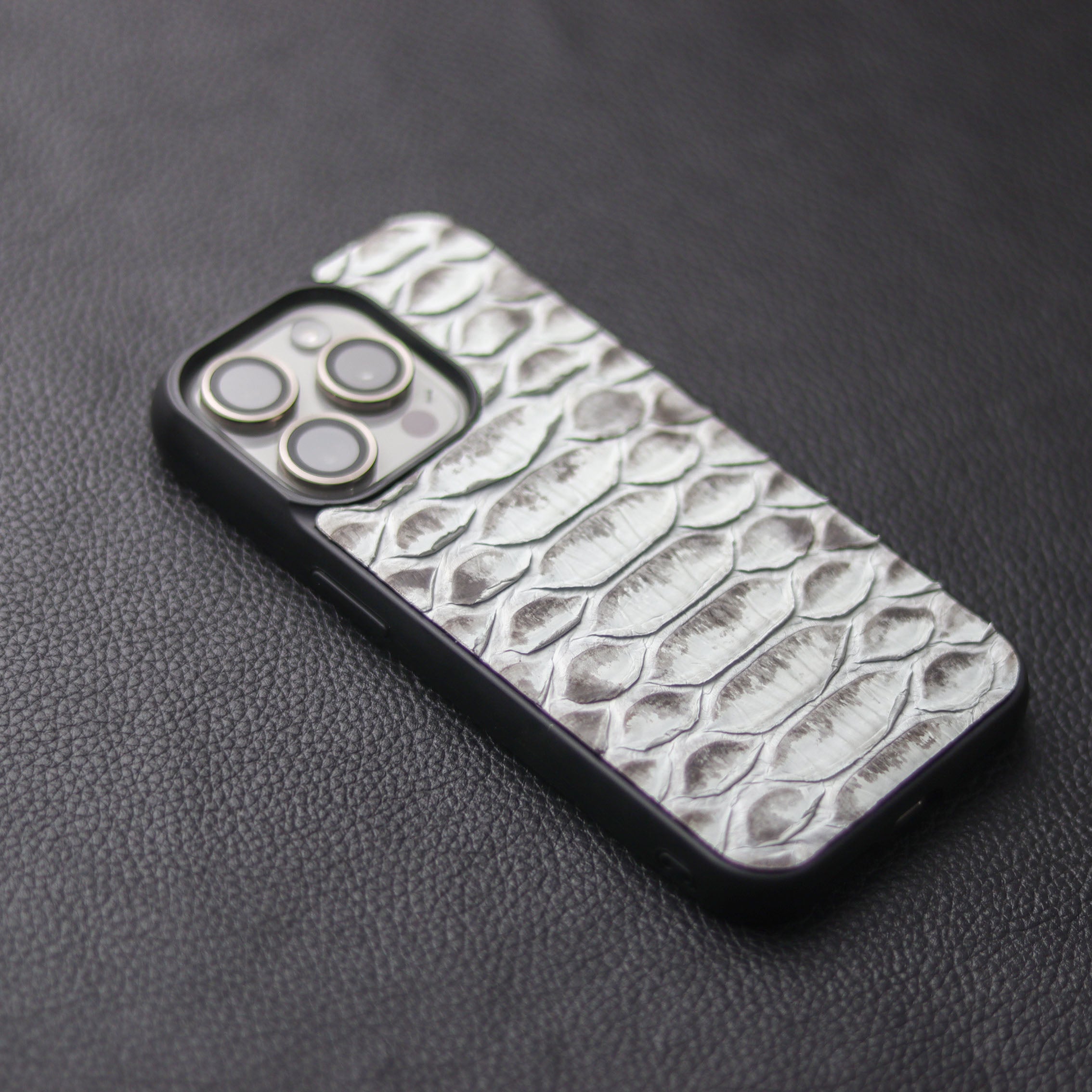 NATURAL PYTHON SKIN PHONE CASE (CENTER SCALES)