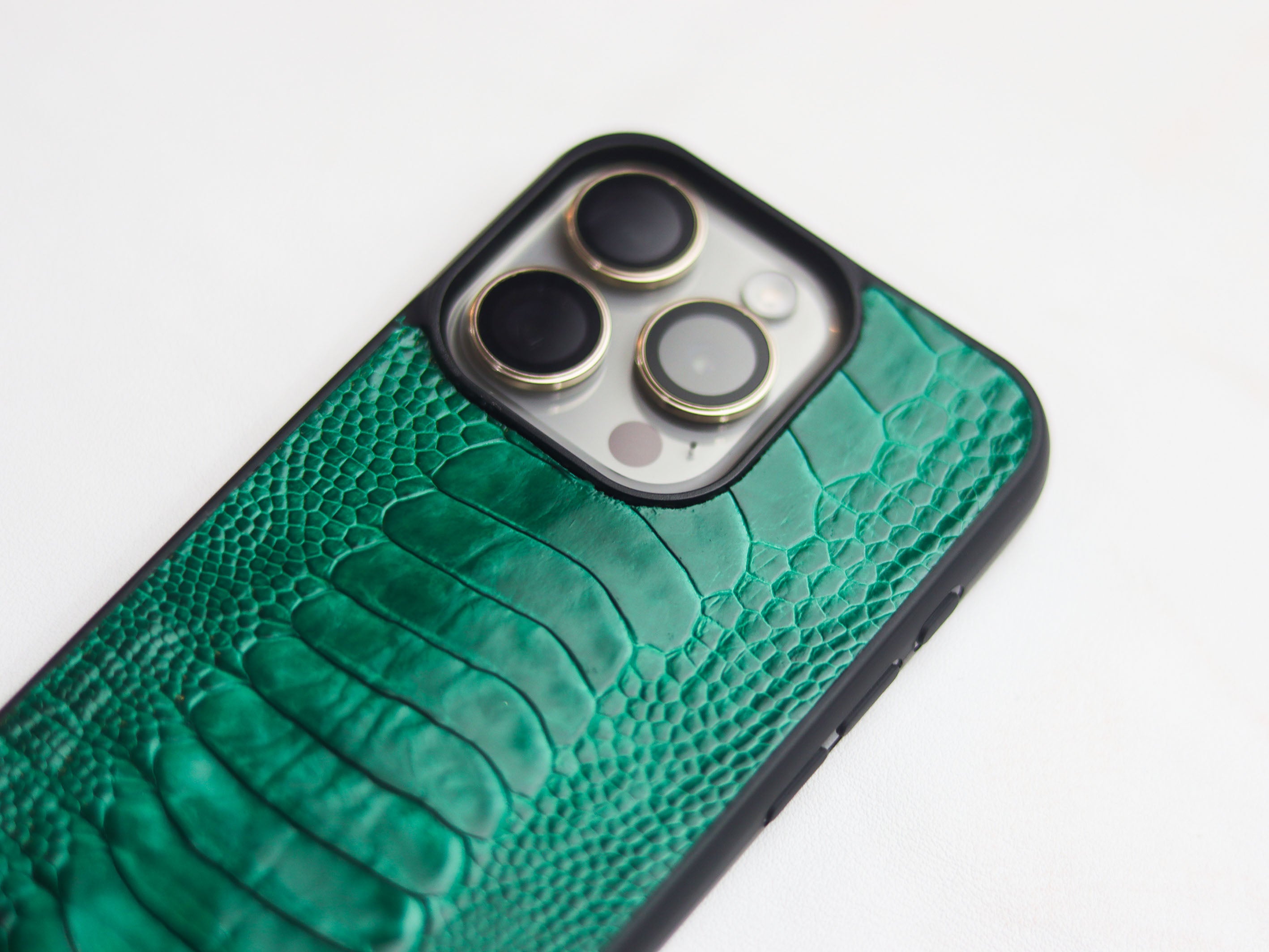 EMERALD GREEN OSTRICH LEG SKIN PHONE CASE