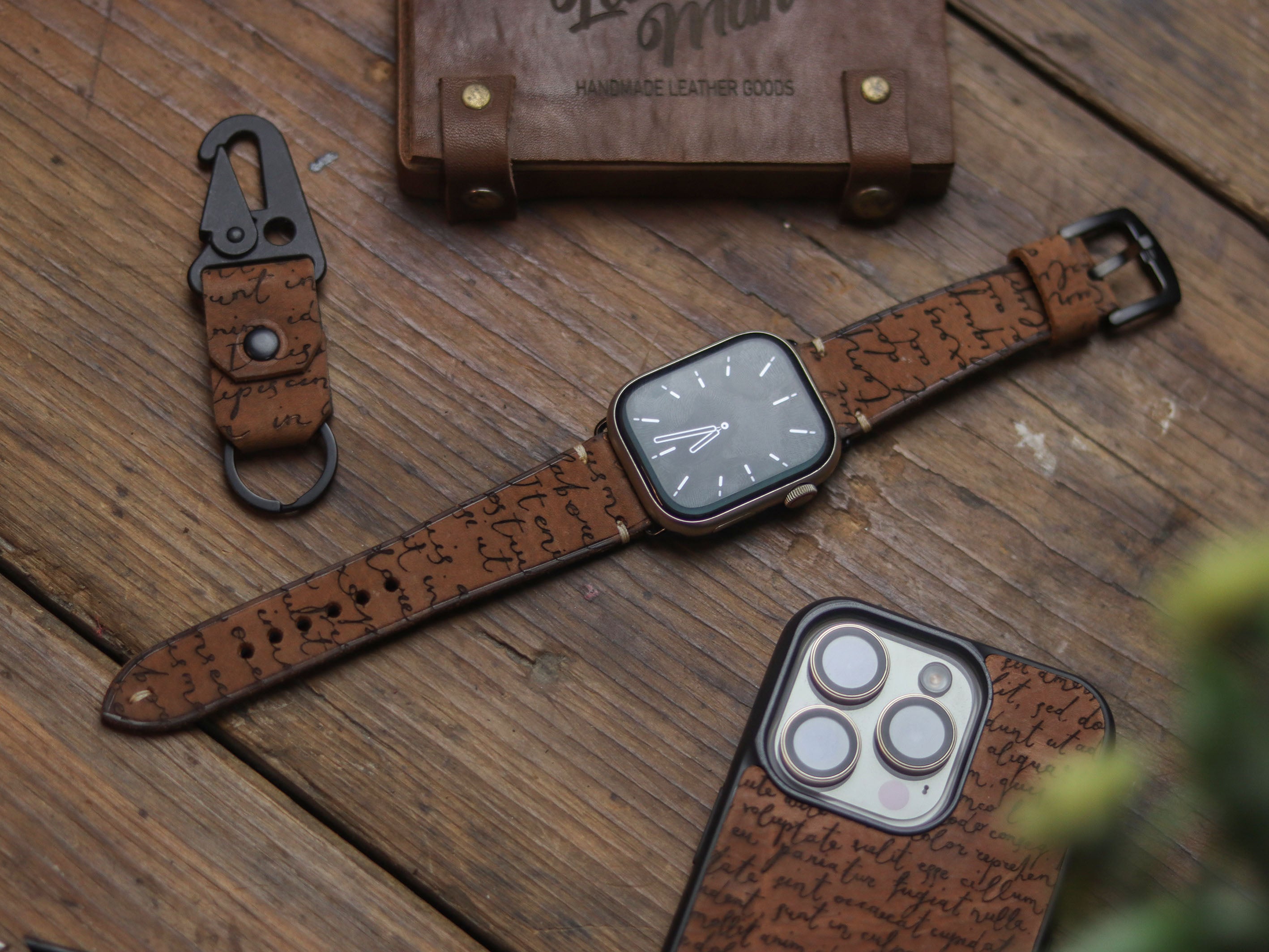 E3 ENGRAVED HAND-CRAFTED APPLE STRAPS - RUSTY BROWN