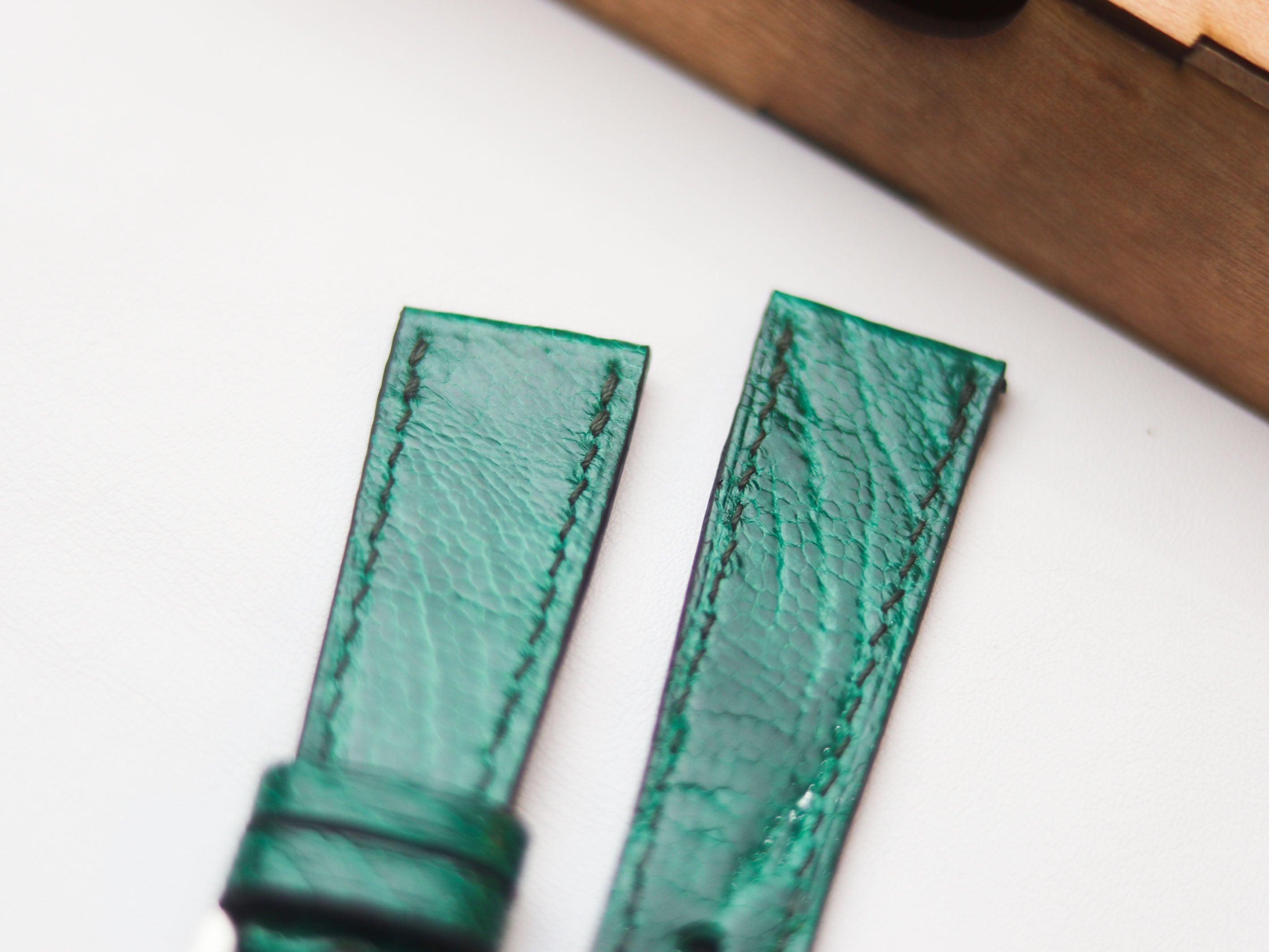 OSTRICH LEG SKIN WATCH STRAPS - EMERALD GREEN (KNEE SIDE)