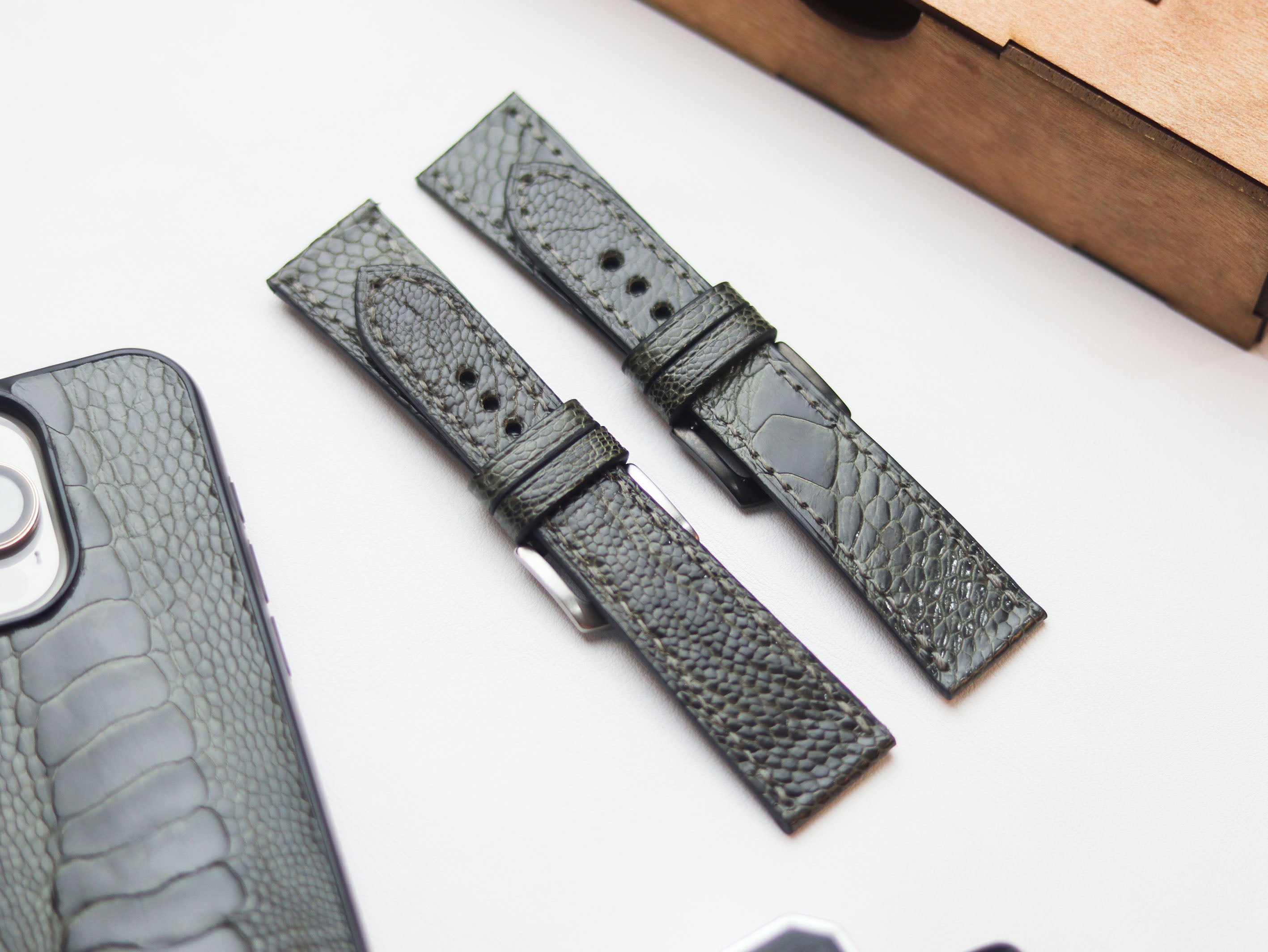 OSTRICH LEG SKIN WATCH STRAPS - GRAPHITE GREY (KNEE SIDE)