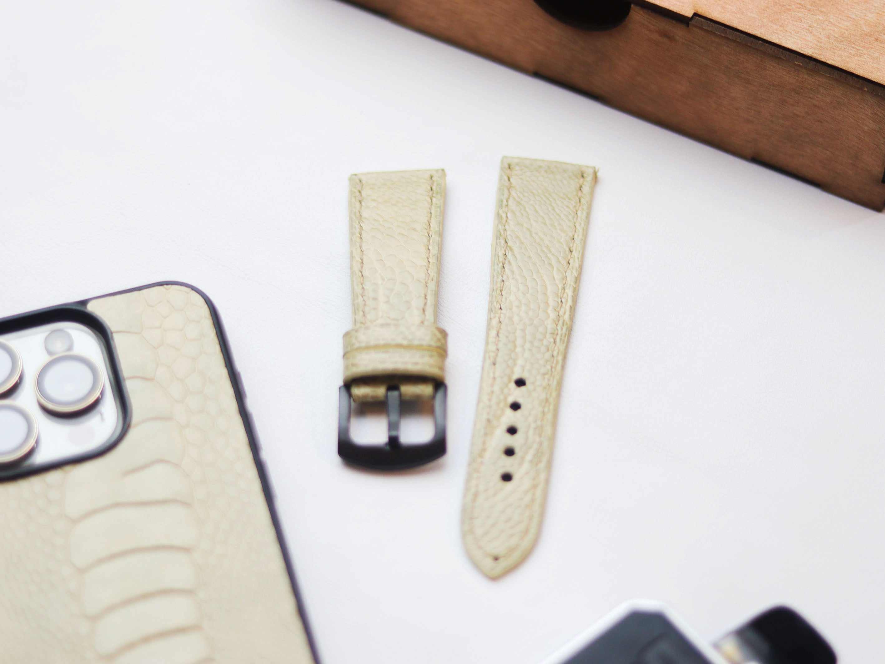 OSTRICH LEG SKIN WATCH STRAPS - PARCHMENT BIEGE (KNEE SIDE)