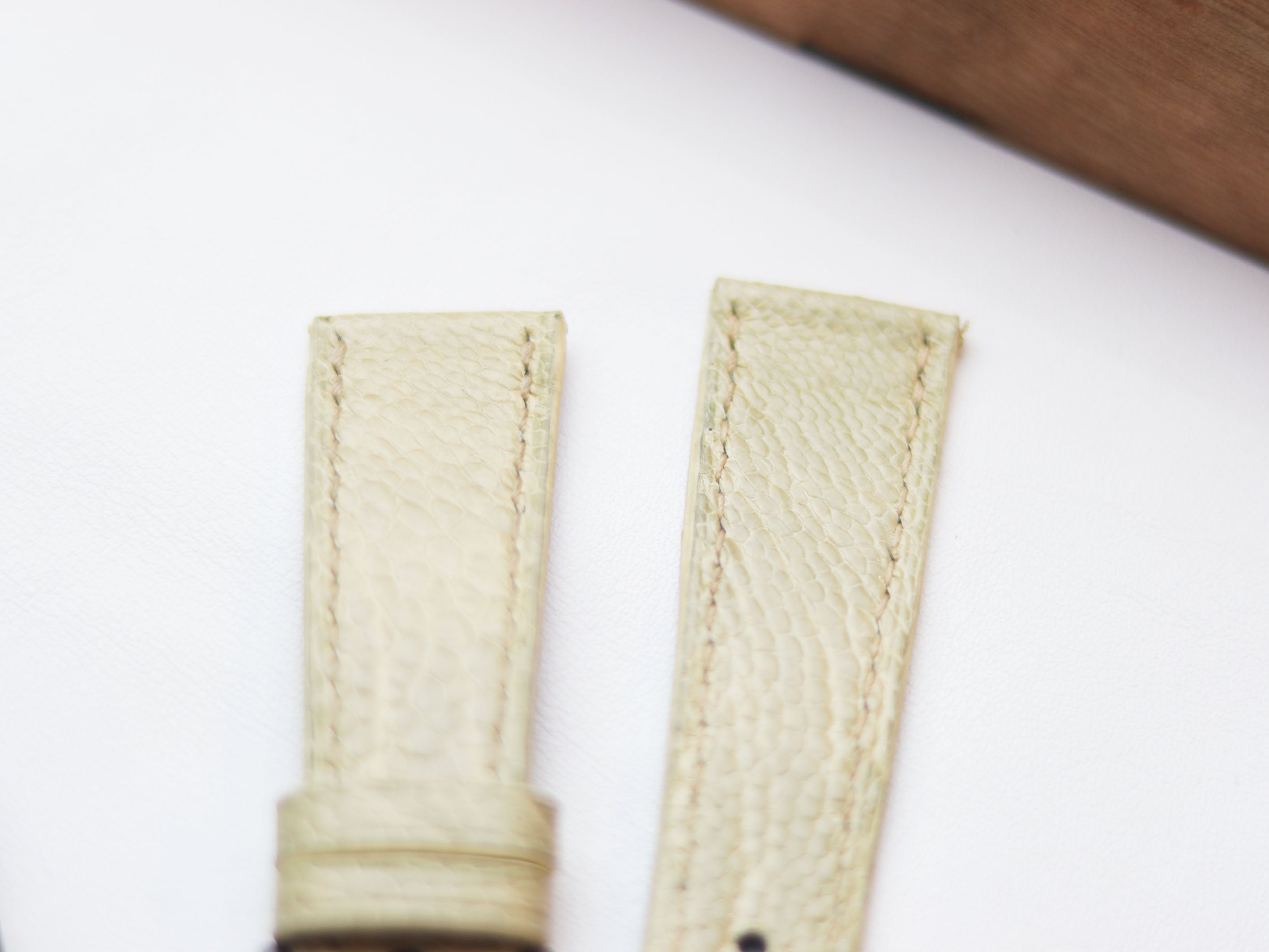 OSTRICH LEG SKIN WATCH STRAPS - PARCHMENT BIEGE (KNEE SIDE)