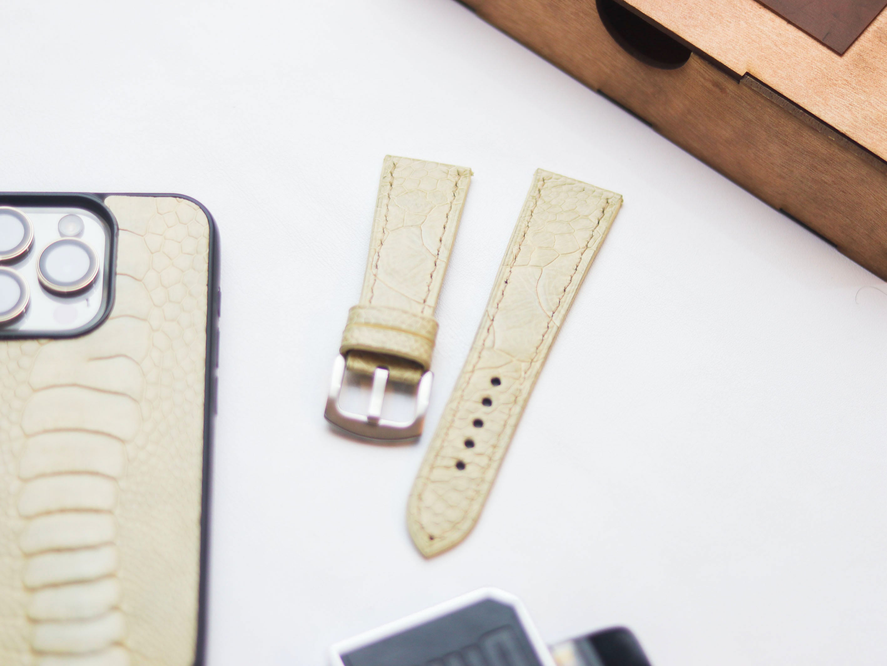 OSTRICH LEG SKIN WATCH STRAPS - PARCHMENT BIEGE